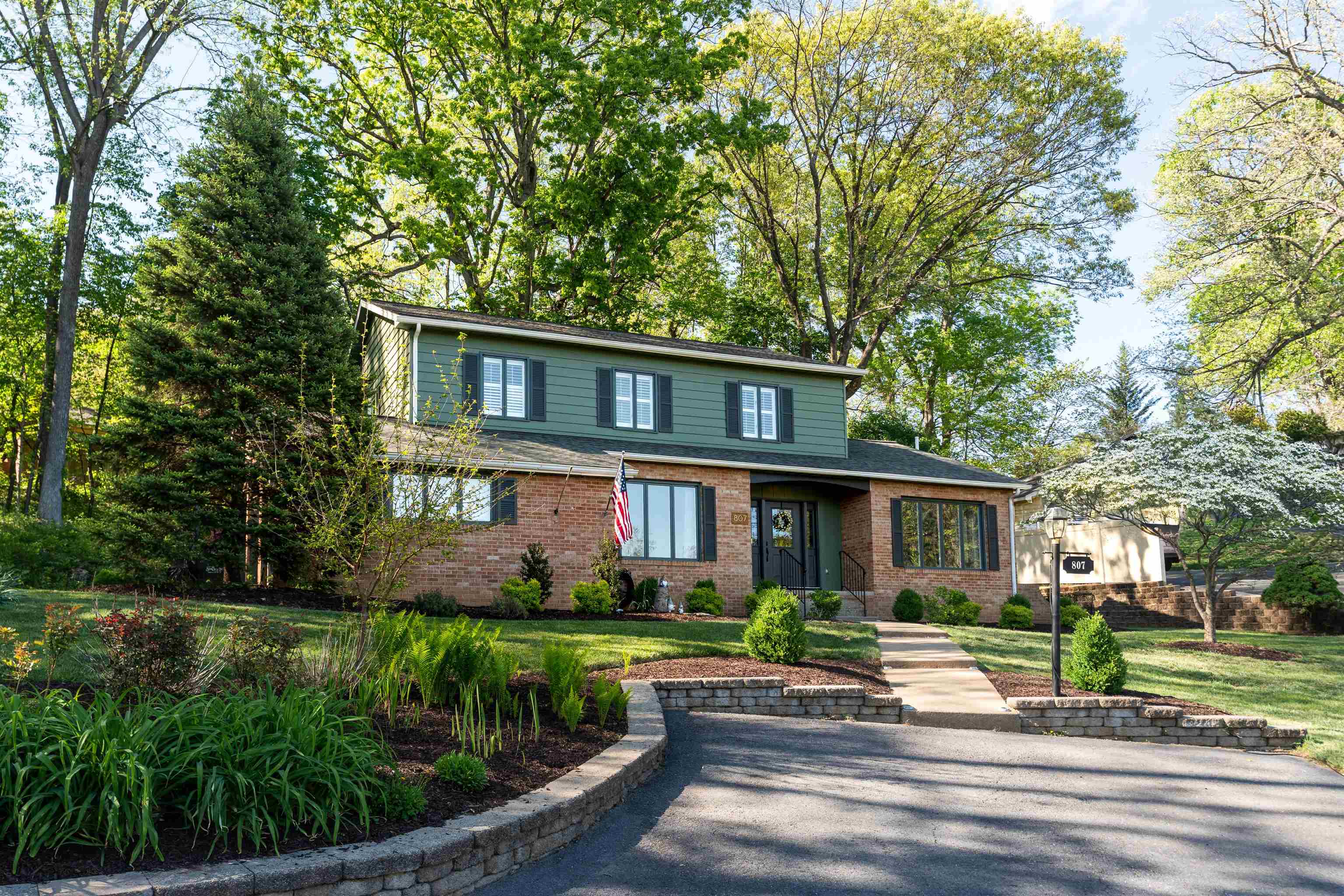 807 N BRAE BURN PL, STAUNTON, Virginia 24401, 4 Bedrooms Bedrooms, ,2 BathroomsBathrooms,Residential,807 N BRAE BURN PL,676190 MLS # 676190