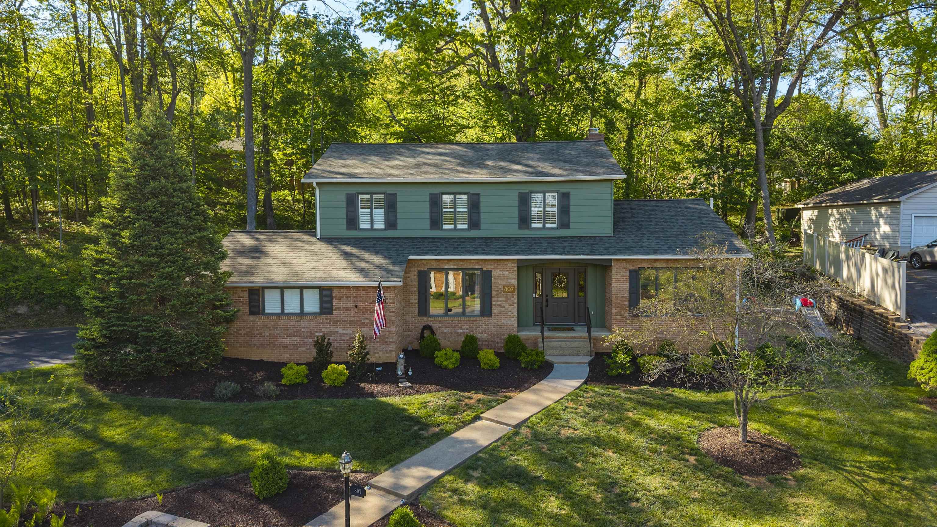 807 N BRAE BURN PL, STAUNTON, Virginia 24401, 4 Bedrooms Bedrooms, ,2 BathroomsBathrooms,Residential,807 N BRAE BURN PL,676190 MLS # 676190