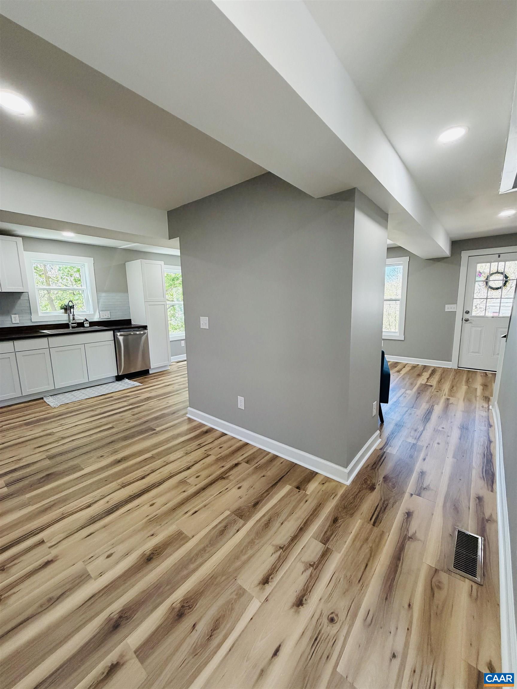 427 MONTGOMERY AVE, STAUNTON, Virginia 24401, 3 Bedrooms Bedrooms, ,2 BathroomsBathrooms,Residential,427 MONTGOMERY AVE,676191 MLS # 676191