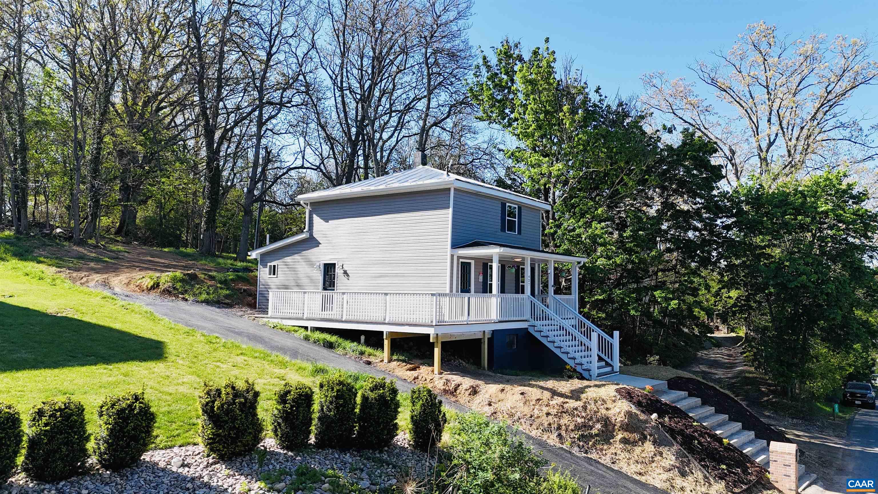 427 MONTGOMERY AVE, STAUNTON, Virginia 24401, 3 Bedrooms Bedrooms, ,2 BathroomsBathrooms,Residential,427 MONTGOMERY AVE,676191 MLS # 676191