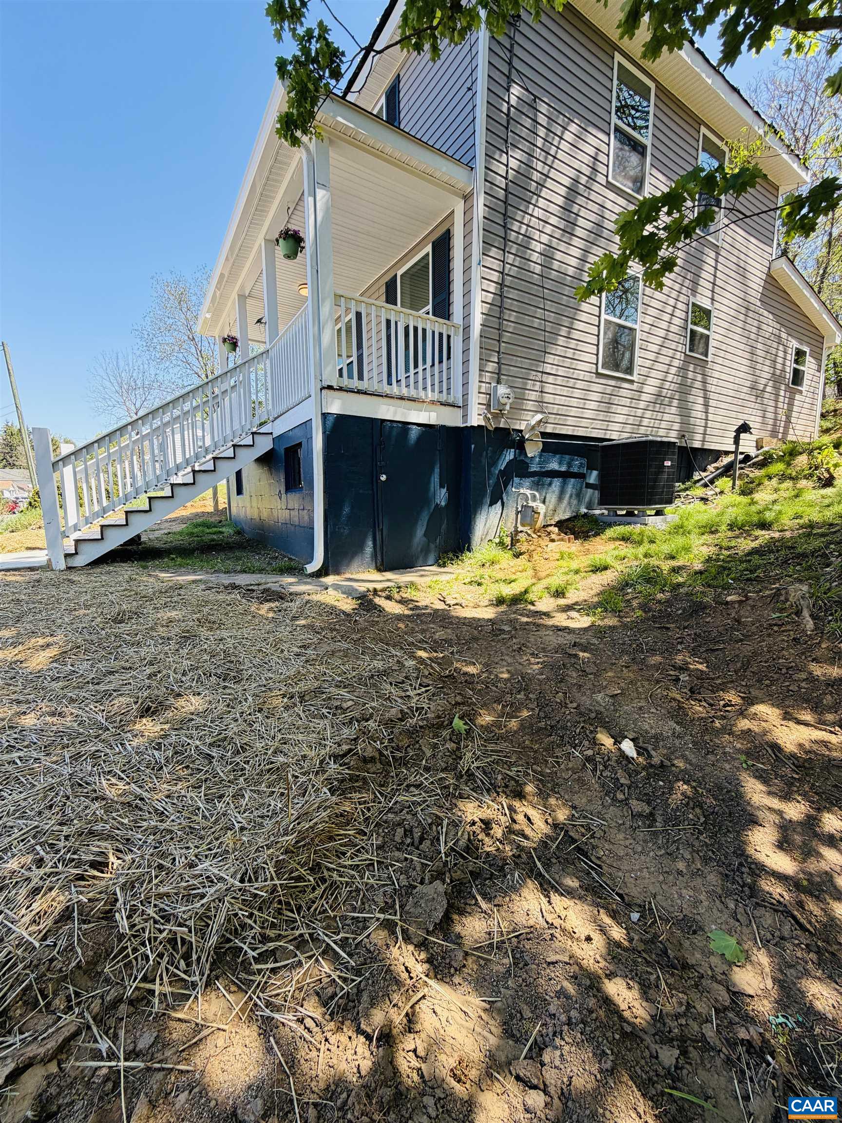 427 MONTGOMERY AVE, STAUNTON, Virginia 24401, 3 Bedrooms Bedrooms, ,2 BathroomsBathrooms,Residential,427 MONTGOMERY AVE,676191 MLS # 676191