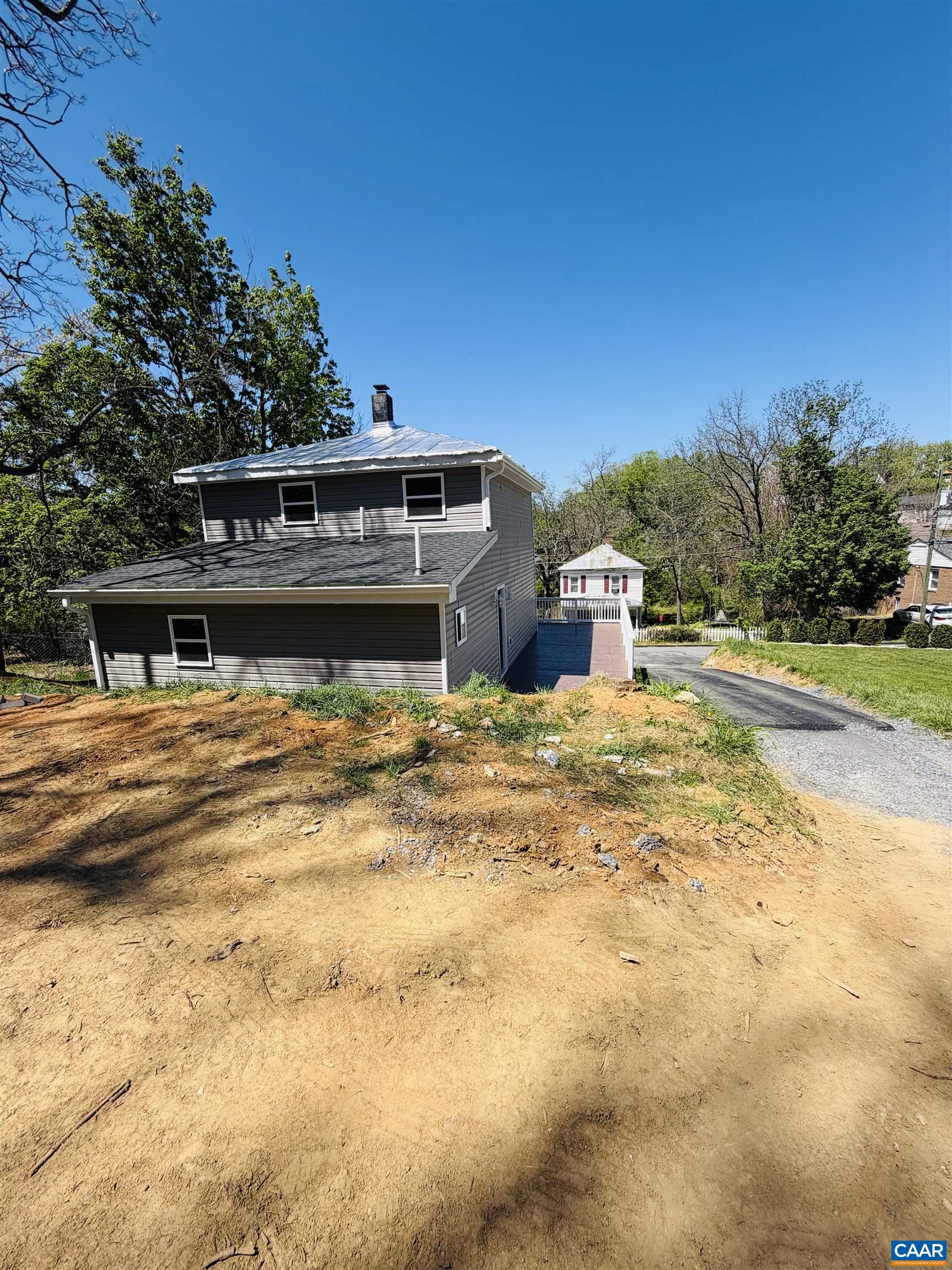 427 MONTGOMERY AVE, STAUNTON, Virginia 24401, 3 Bedrooms Bedrooms, ,2 BathroomsBathrooms,Residential,427 MONTGOMERY AVE,676191 MLS # 676191