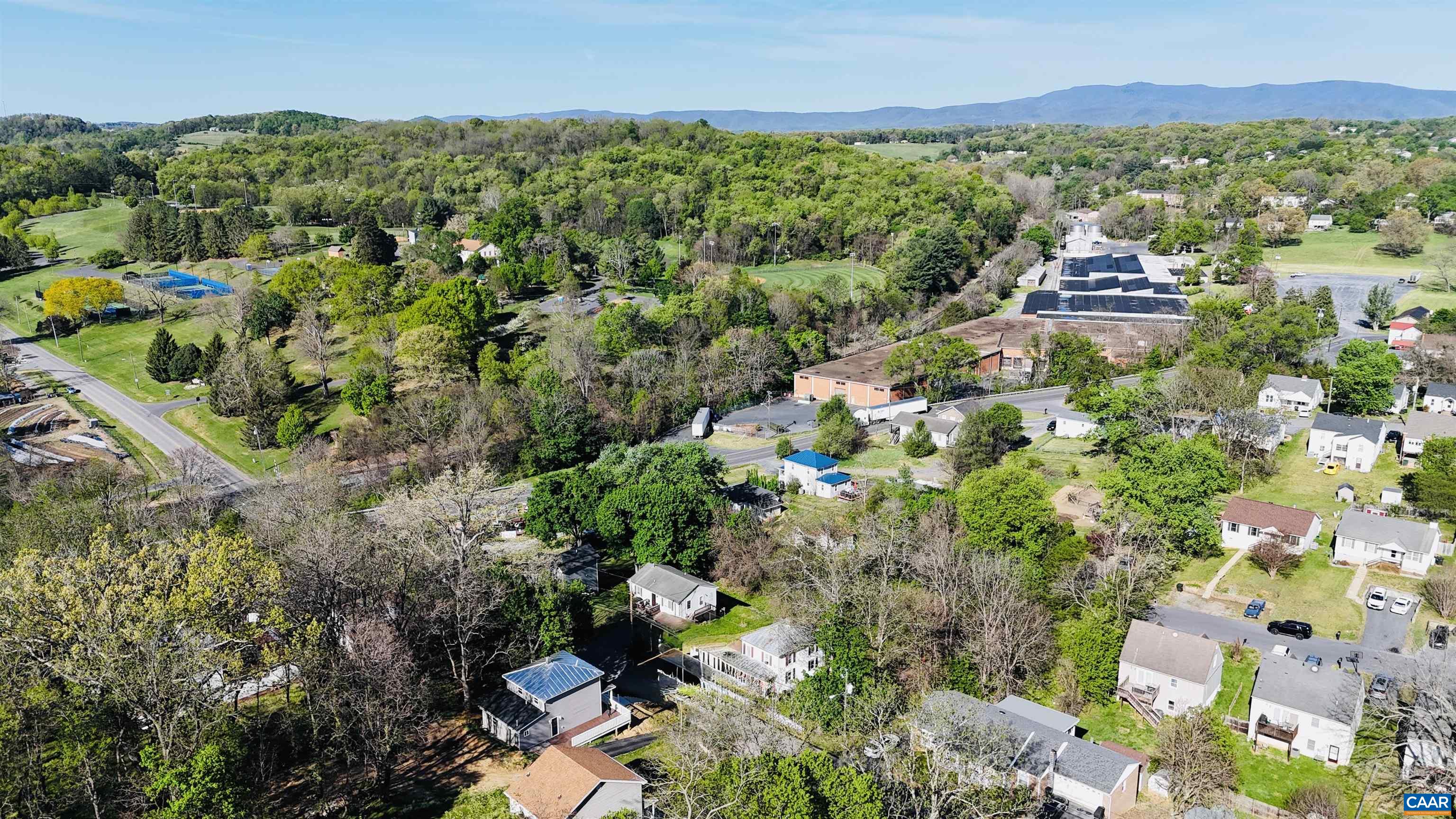 427 MONTGOMERY AVE, STAUNTON, Virginia 24401, 3 Bedrooms Bedrooms, ,2 BathroomsBathrooms,Residential,427 MONTGOMERY AVE,676191 MLS # 676191