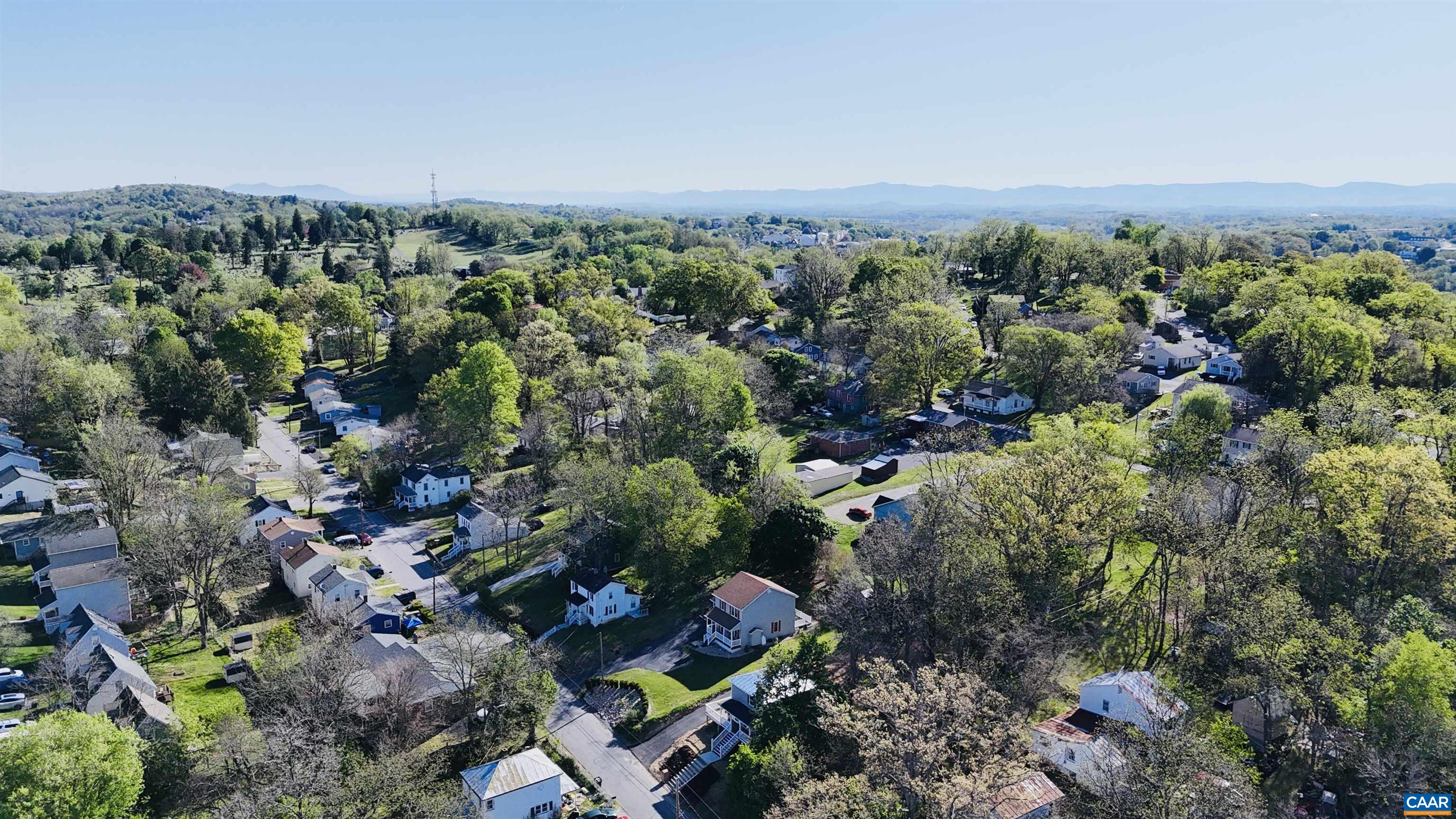 427 MONTGOMERY AVE, STAUNTON, Virginia 24401, 3 Bedrooms Bedrooms, ,2 BathroomsBathrooms,Residential,427 MONTGOMERY AVE,676191 MLS # 676191