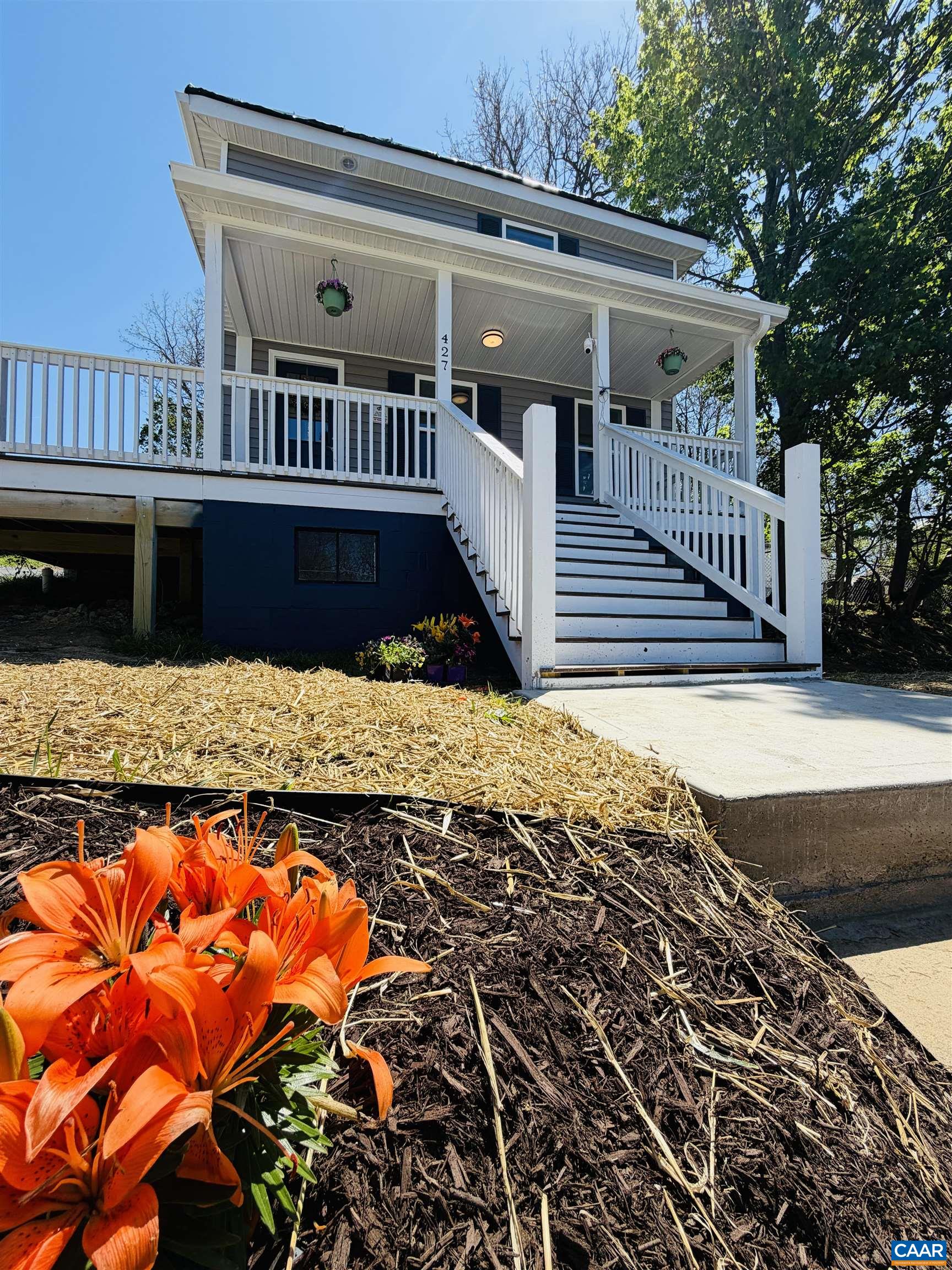 427 MONTGOMERY AVE, STAUNTON, Virginia 24401, 3 Bedrooms Bedrooms, ,2 BathroomsBathrooms,Residential,427 MONTGOMERY AVE,676191 MLS # 676191