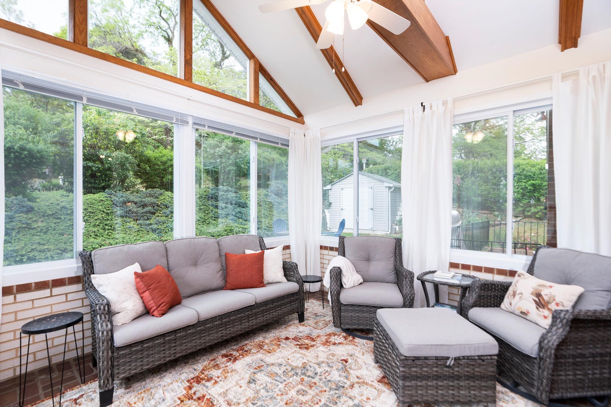 525 ROBIN ST, STAUNTON, Virginia 24401, 3 Bedrooms Bedrooms, ,2 BathroomsBathrooms,Residential,525 ROBIN ST,676197 MLS # 676197