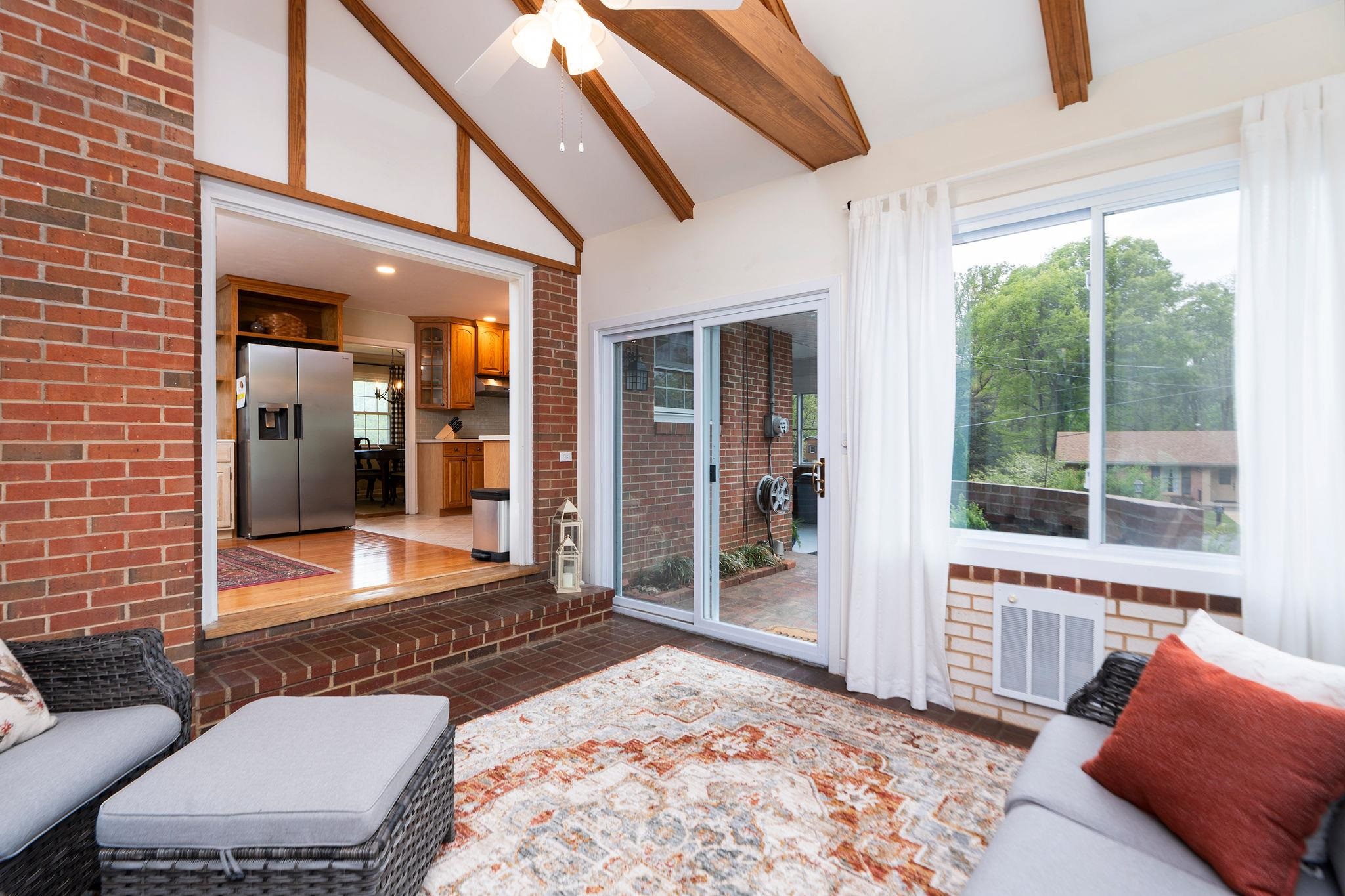 525 ROBIN ST, STAUNTON, Virginia 24401, 3 Bedrooms Bedrooms, ,2 BathroomsBathrooms,Residential,525 ROBIN ST,676197 MLS # 676197