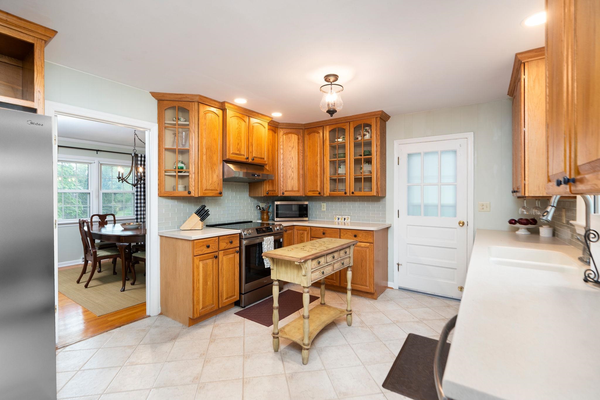 525 ROBIN ST, STAUNTON, Virginia 24401, 3 Bedrooms Bedrooms, ,2 BathroomsBathrooms,Residential,525 ROBIN ST,676197 MLS # 676197