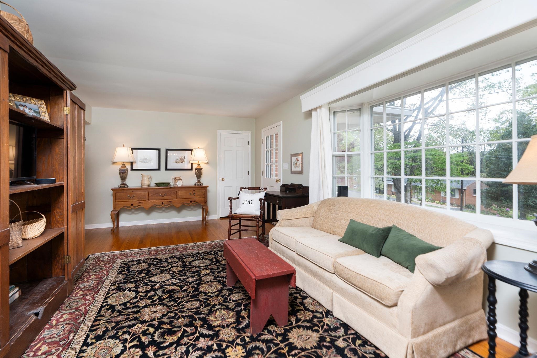 525 ROBIN ST, STAUNTON, Virginia 24401, 3 Bedrooms Bedrooms, ,2 BathroomsBathrooms,Residential,525 ROBIN ST,676197 MLS # 676197