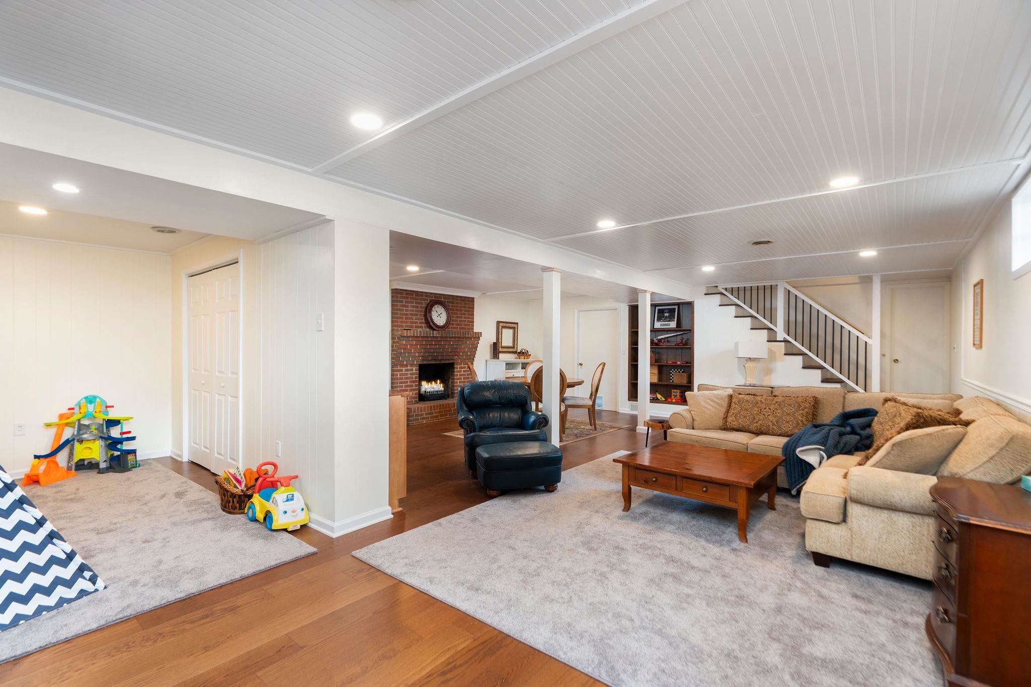 525 ROBIN ST, STAUNTON, Virginia 24401, 3 Bedrooms Bedrooms, ,2 BathroomsBathrooms,Residential,525 ROBIN ST,676197 MLS # 676197