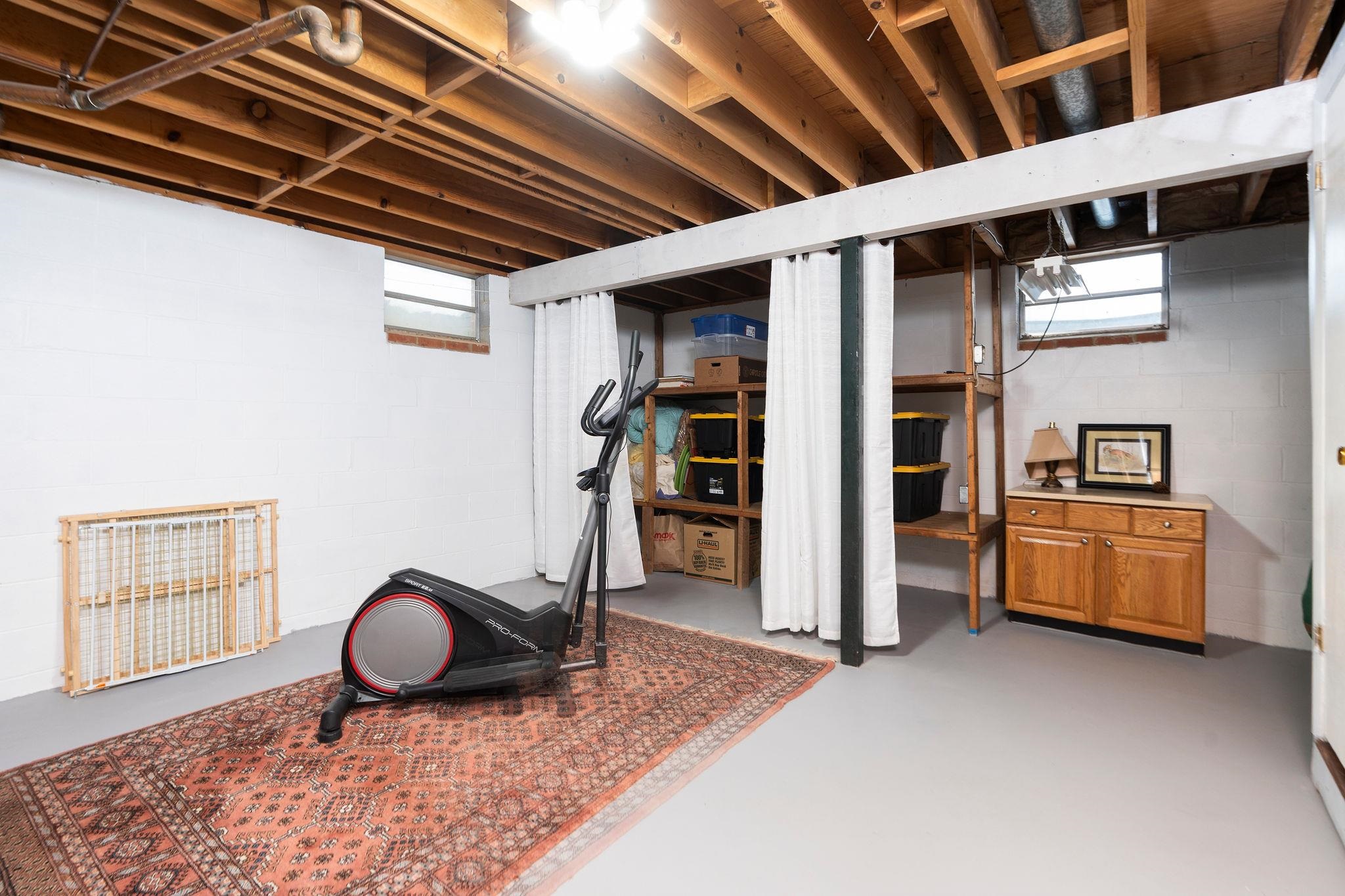 525 ROBIN ST, STAUNTON, Virginia 24401, 3 Bedrooms Bedrooms, ,2 BathroomsBathrooms,Residential,525 ROBIN ST,676197 MLS # 676197