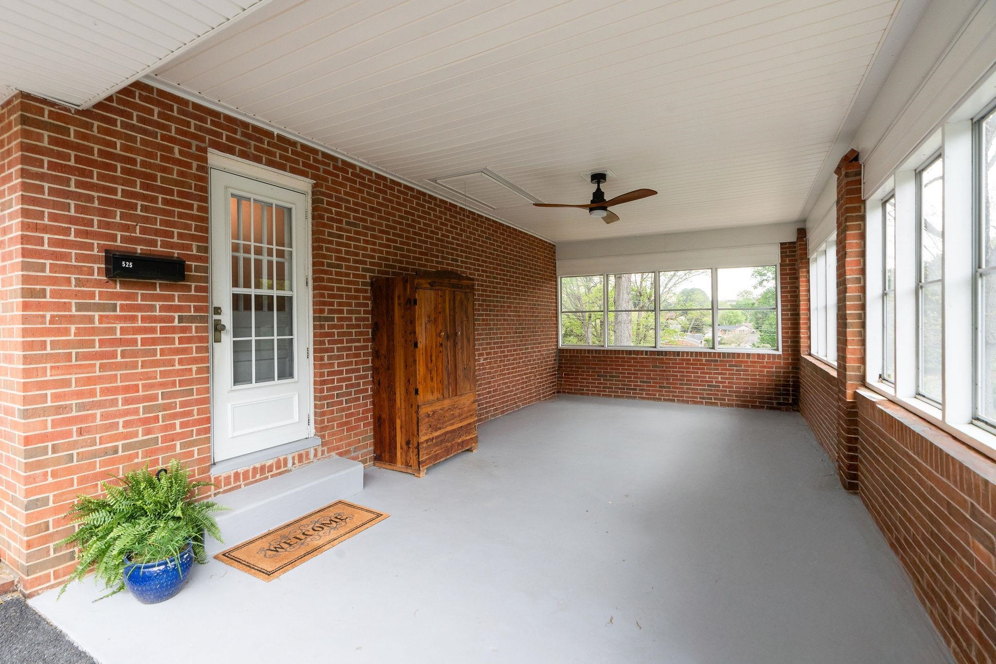 525 ROBIN ST, STAUNTON, Virginia 24401, 3 Bedrooms Bedrooms, ,2 BathroomsBathrooms,Residential,525 ROBIN ST,676197 MLS # 676197