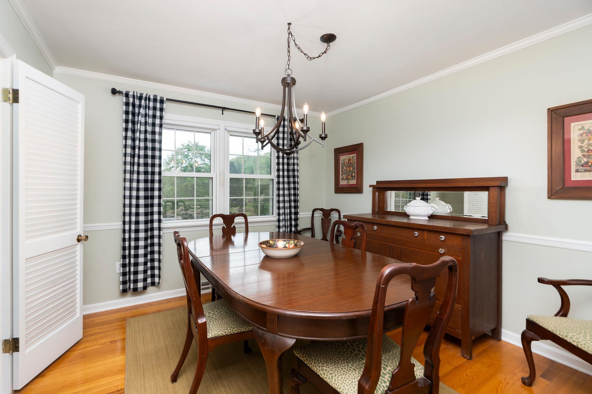 525 ROBIN ST, STAUNTON, Virginia 24401, 3 Bedrooms Bedrooms, ,2 BathroomsBathrooms,Residential,525 ROBIN ST,676197 MLS # 676197