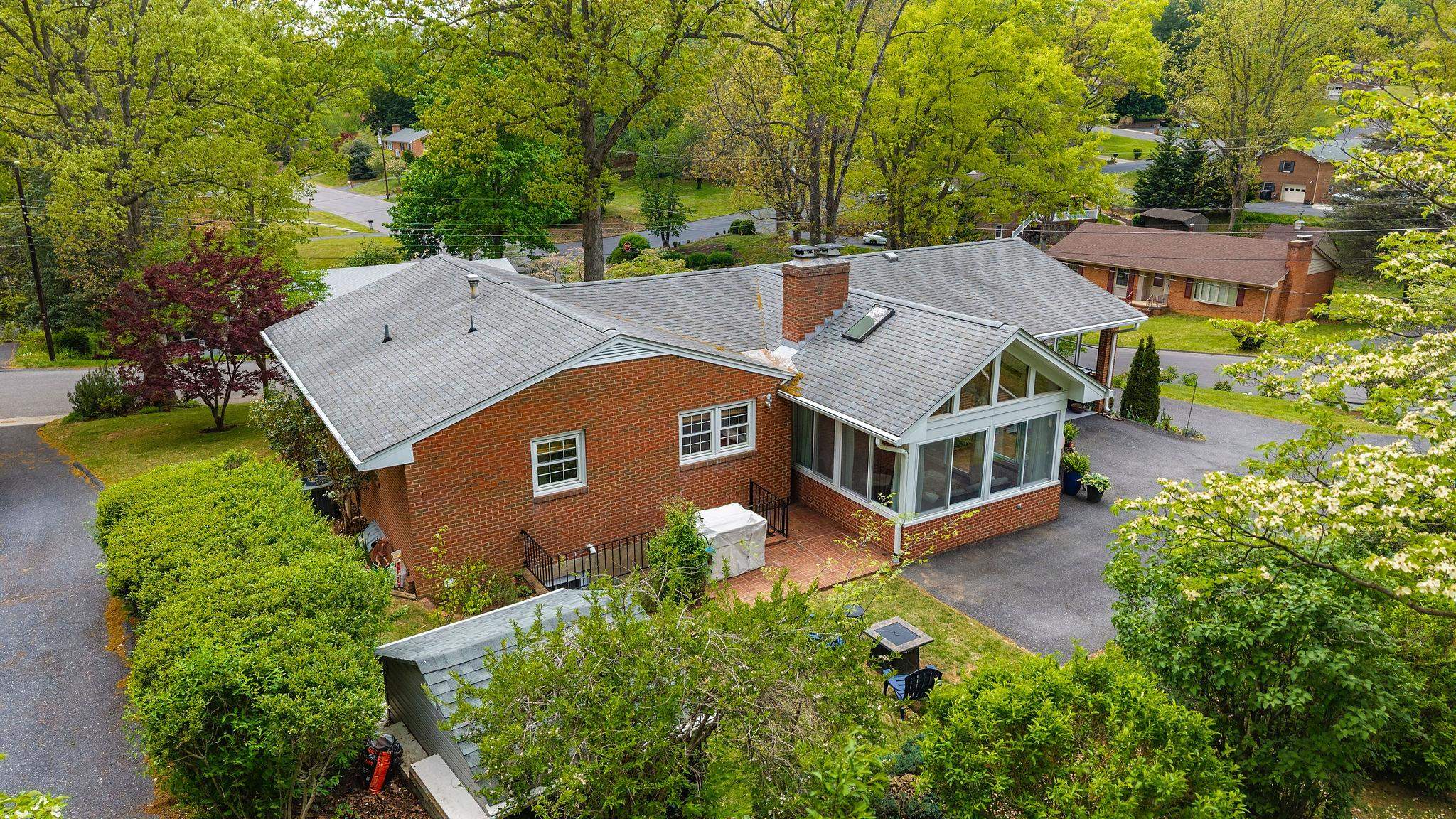 525 ROBIN ST, STAUNTON, Virginia 24401, 3 Bedrooms Bedrooms, ,2 BathroomsBathrooms,Residential,525 ROBIN ST,676197 MLS # 676197