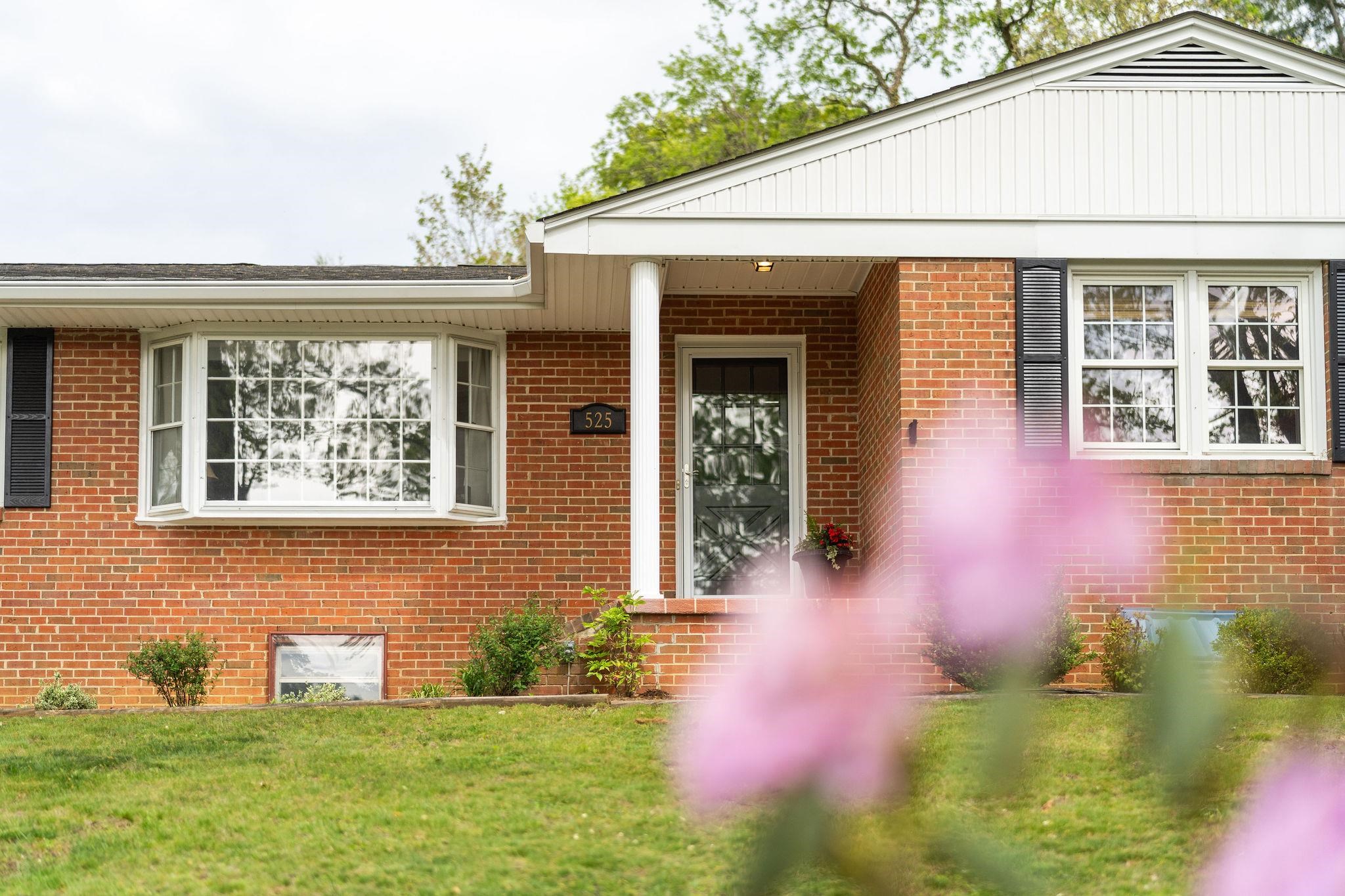 525 ROBIN ST, STAUNTON, Virginia 24401, 3 Bedrooms Bedrooms, ,2 BathroomsBathrooms,Residential,525 ROBIN ST,676197 MLS # 676197