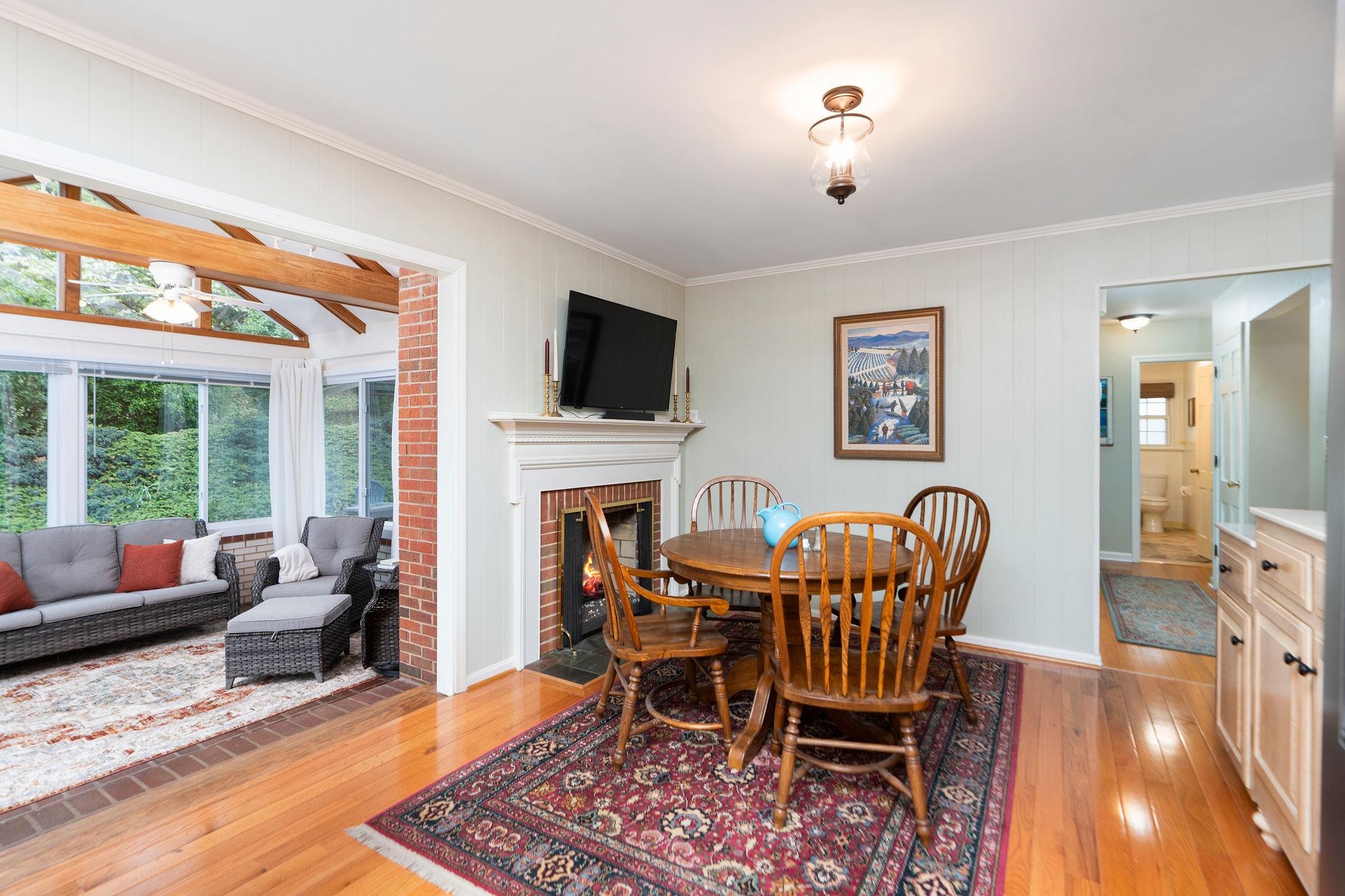 525 ROBIN ST, STAUNTON, Virginia 24401, 3 Bedrooms Bedrooms, ,2 BathroomsBathrooms,Residential,525 ROBIN ST,676197 MLS # 676197