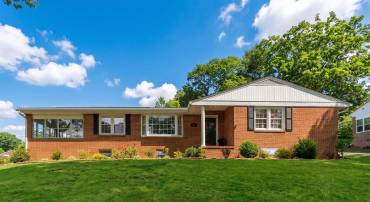 525 ROBIN ST, STAUNTON, Virginia 24401, 3 Bedrooms Bedrooms, ,2 BathroomsBathrooms,Residential,525 ROBIN ST,676197 MLS # 676197