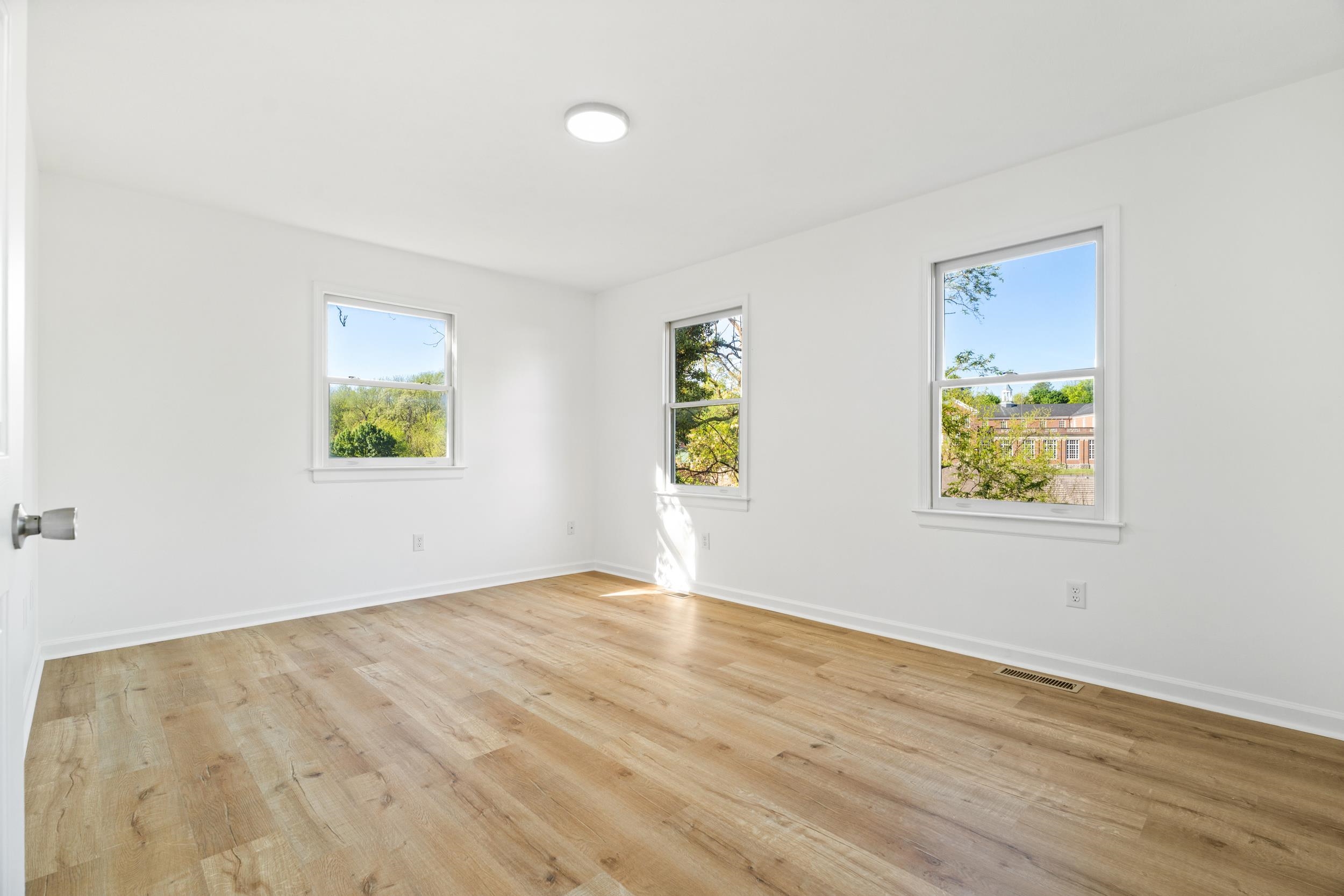 3 SULLIVAN ST, STAUNTON, Virginia 24401, 3 Bedrooms Bedrooms, ,2 BathroomsBathrooms,Residential,3 SULLIVAN ST,676198 MLS # 676198