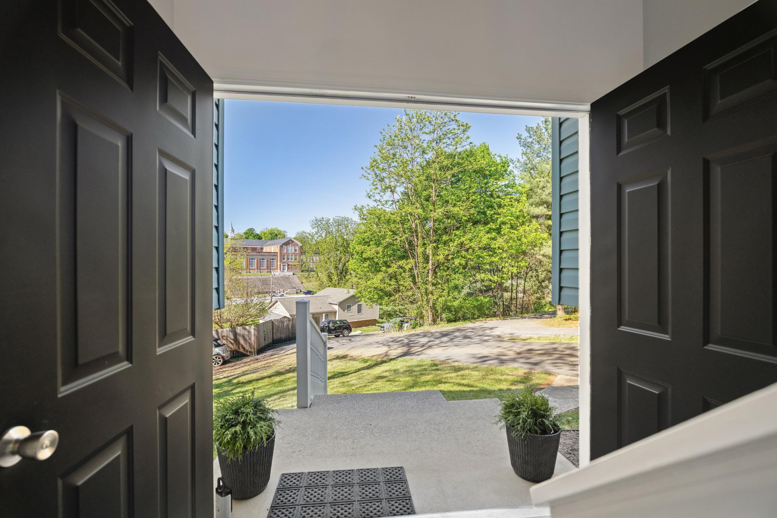 3 SULLIVAN ST, STAUNTON, Virginia 24401, 3 Bedrooms Bedrooms, ,2 BathroomsBathrooms,Residential,3 SULLIVAN ST,676198 MLS # 676198