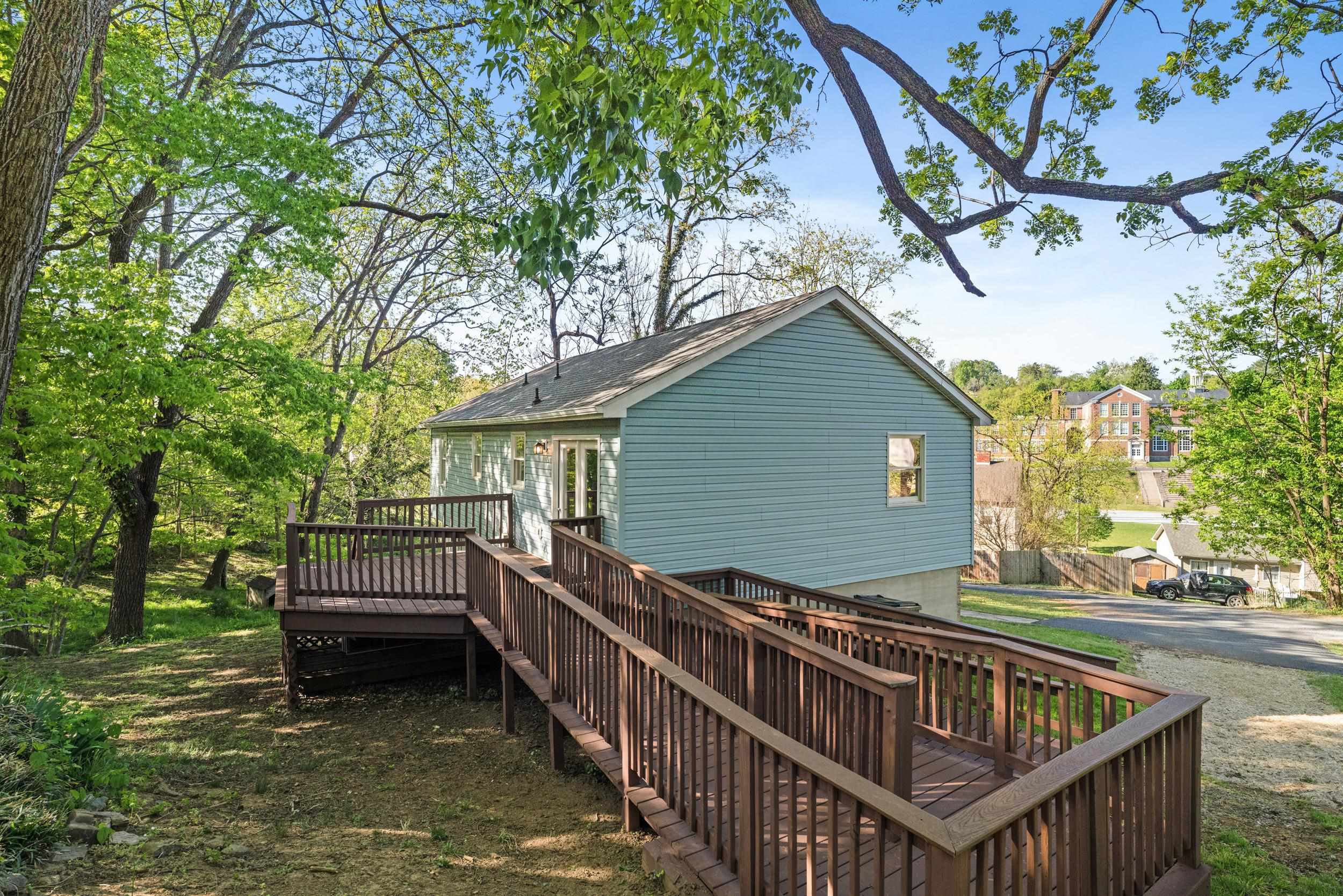 3 SULLIVAN ST, STAUNTON, Virginia 24401, 3 Bedrooms Bedrooms, ,2 BathroomsBathrooms,Residential,3 SULLIVAN ST,676198 MLS # 676198