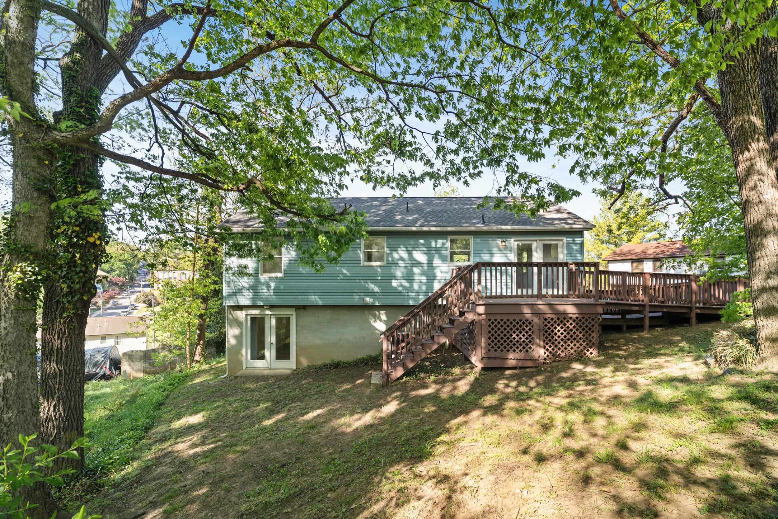 3 SULLIVAN ST, STAUNTON, Virginia 24401, 3 Bedrooms Bedrooms, ,2 BathroomsBathrooms,Residential,3 SULLIVAN ST,676198 MLS # 676198