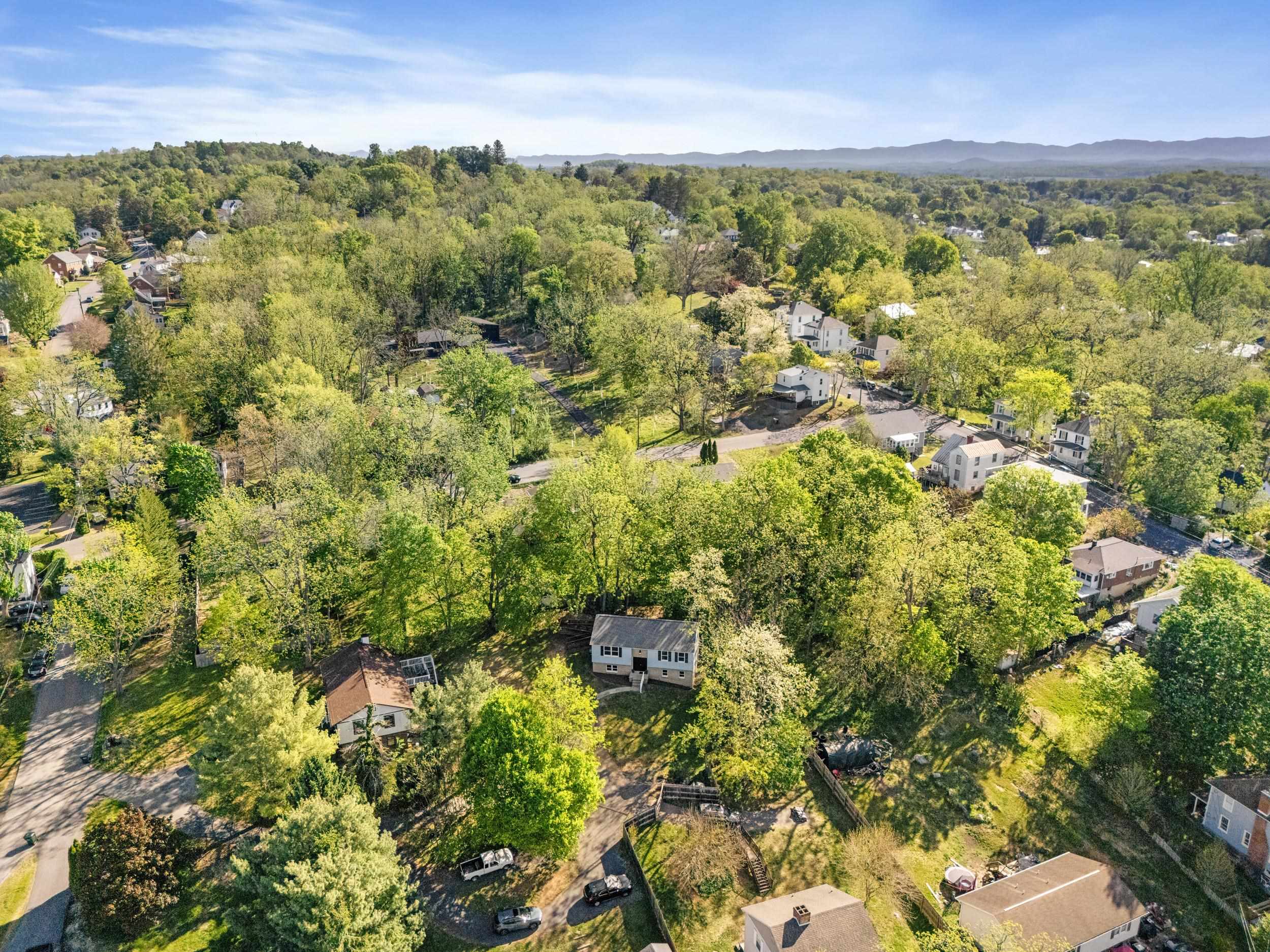 3 SULLIVAN ST, STAUNTON, Virginia 24401, 3 Bedrooms Bedrooms, ,2 BathroomsBathrooms,Residential,3 SULLIVAN ST,676198 MLS # 676198