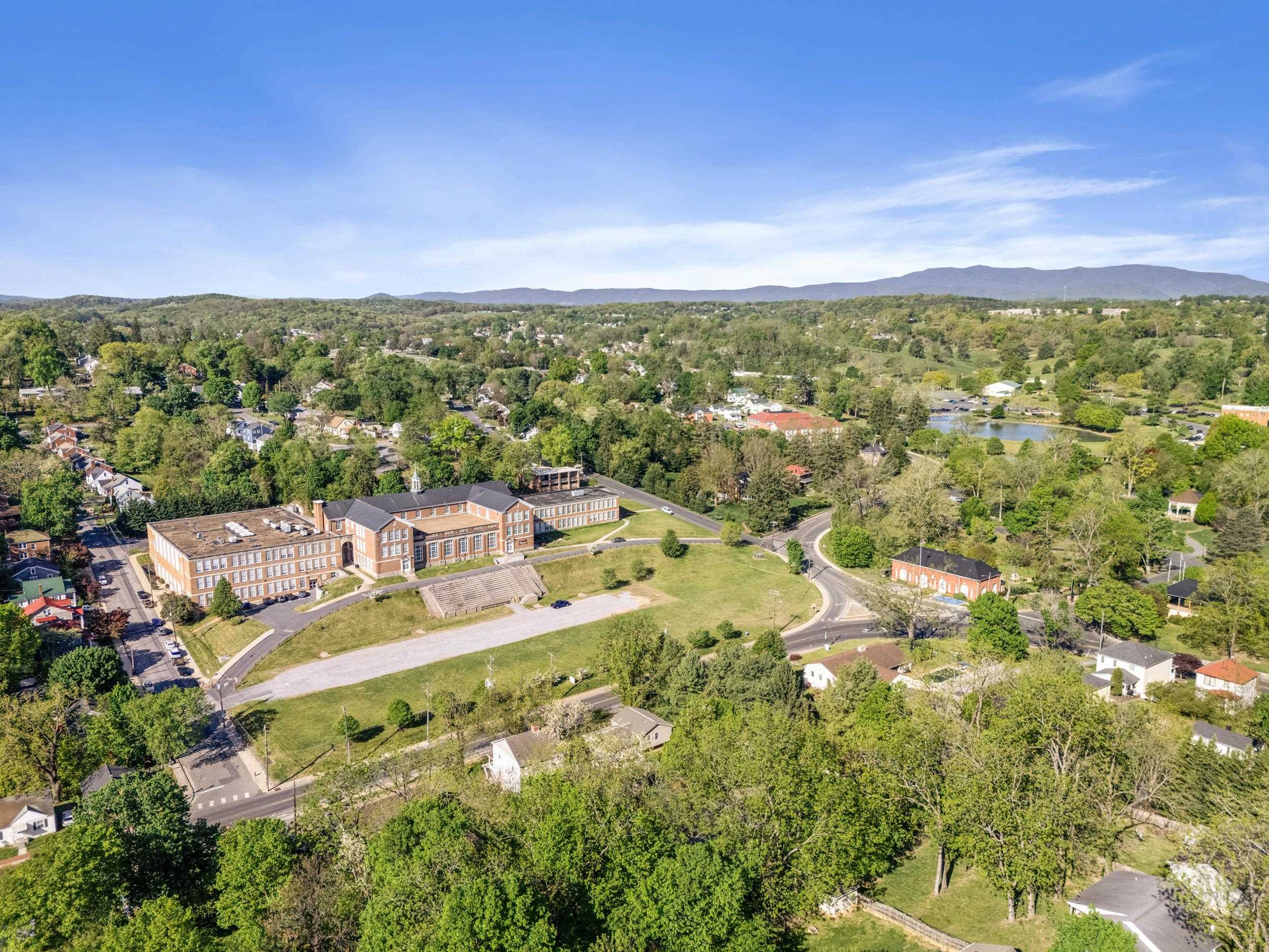 3 SULLIVAN ST, STAUNTON, Virginia 24401, 3 Bedrooms Bedrooms, ,2 BathroomsBathrooms,Residential,3 SULLIVAN ST,676198 MLS # 676198