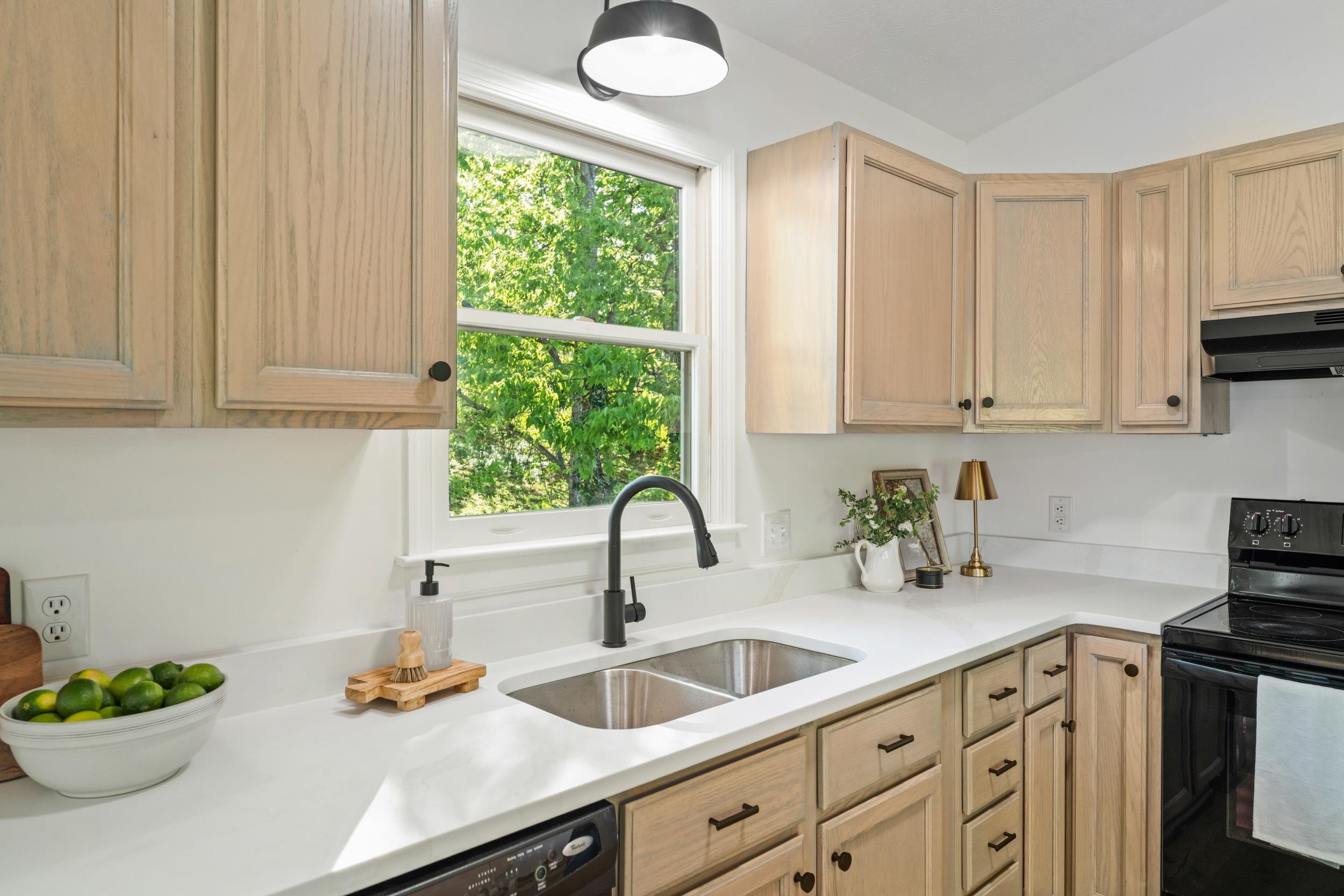 3 SULLIVAN ST, STAUNTON, Virginia 24401, 3 Bedrooms Bedrooms, ,2 BathroomsBathrooms,Residential,3 SULLIVAN ST,676198 MLS # 676198