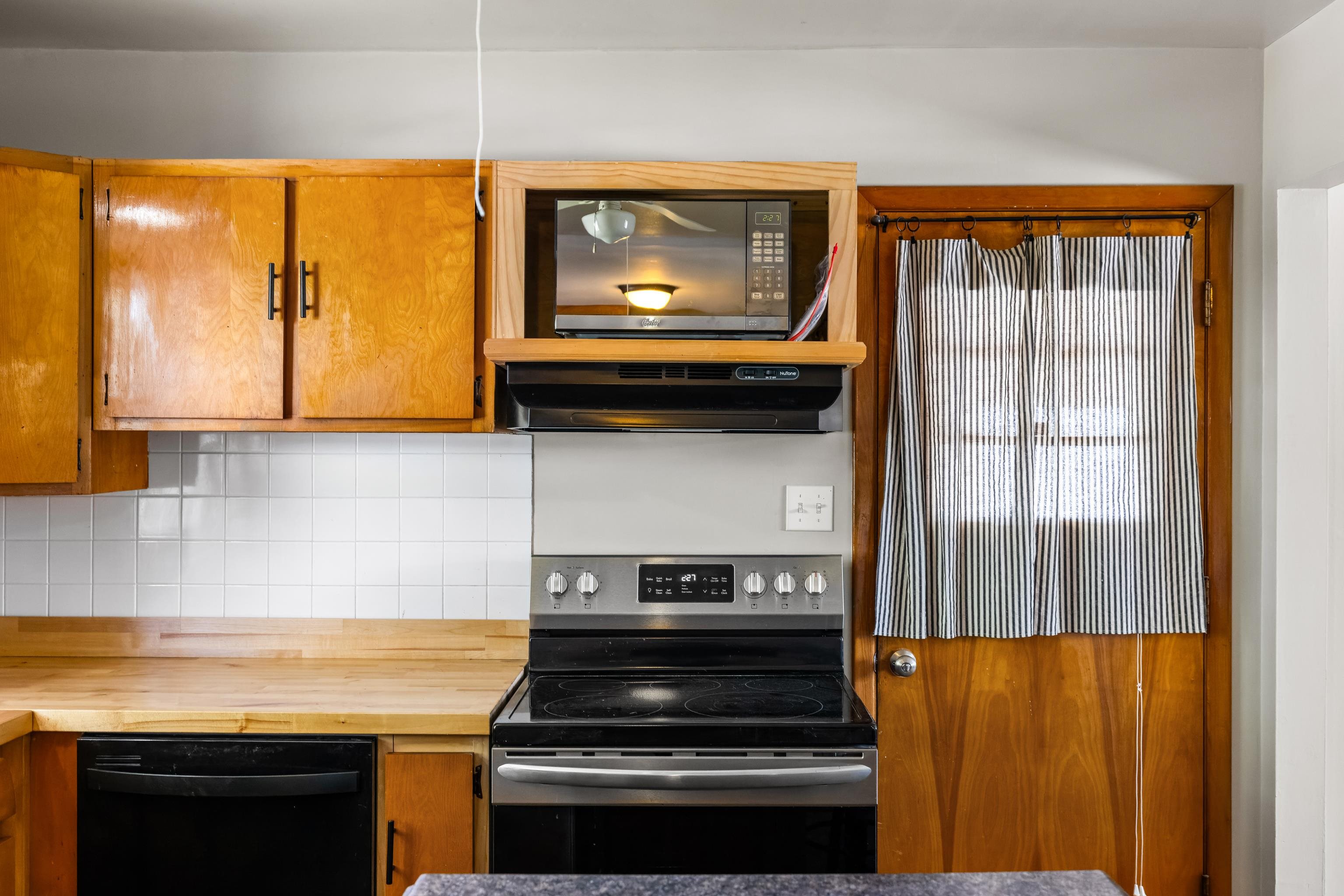 317 RIDGE RD, STAUNTON, Virginia 24401, 2 Bedrooms Bedrooms, ,1 BathroomBathrooms,Residential,317 RIDGE RD,676199 MLS # 676199