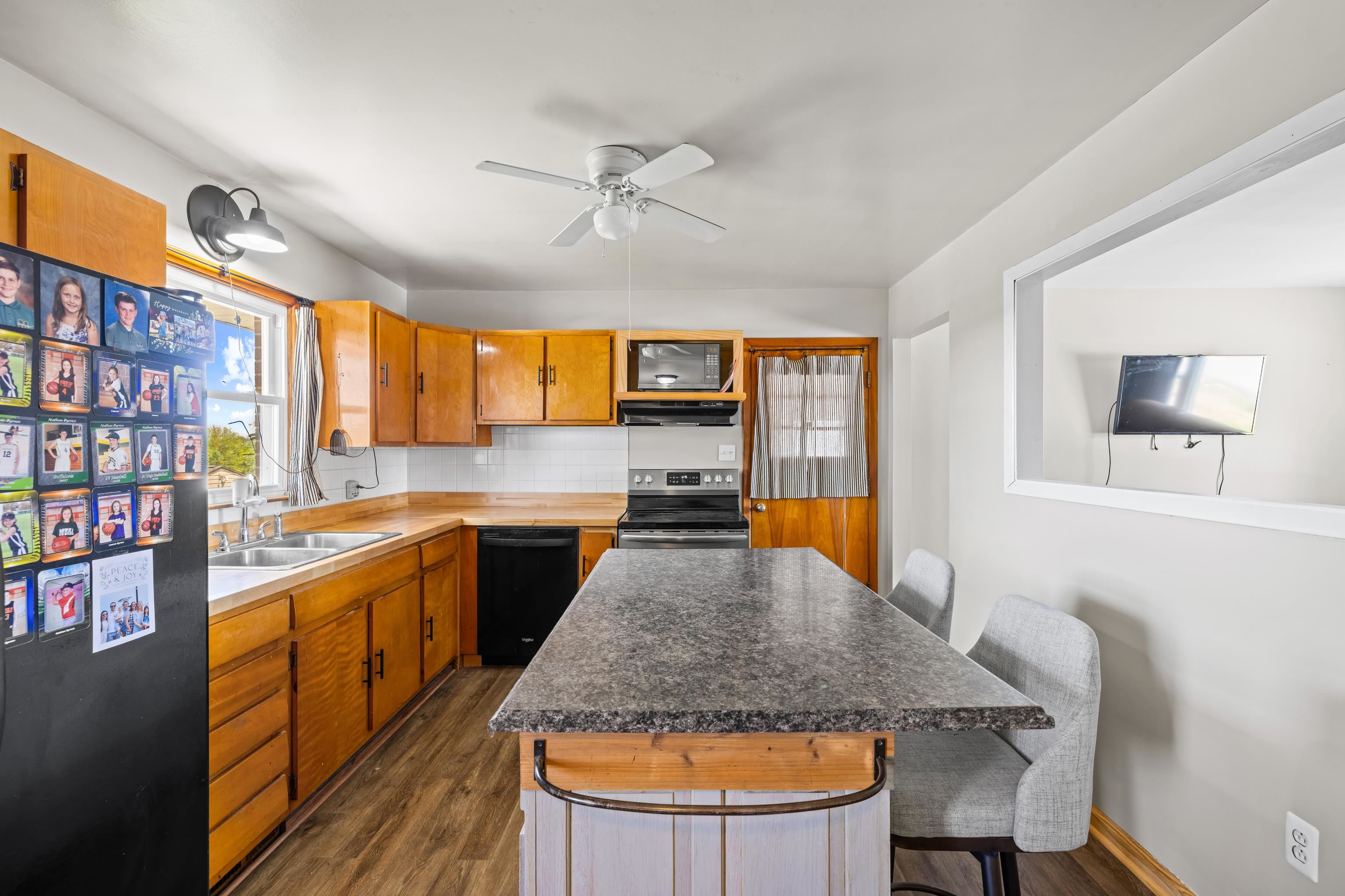 317 RIDGE RD, STAUNTON, Virginia 24401, 2 Bedrooms Bedrooms, ,1 BathroomBathrooms,Residential,317 RIDGE RD,676199 MLS # 676199