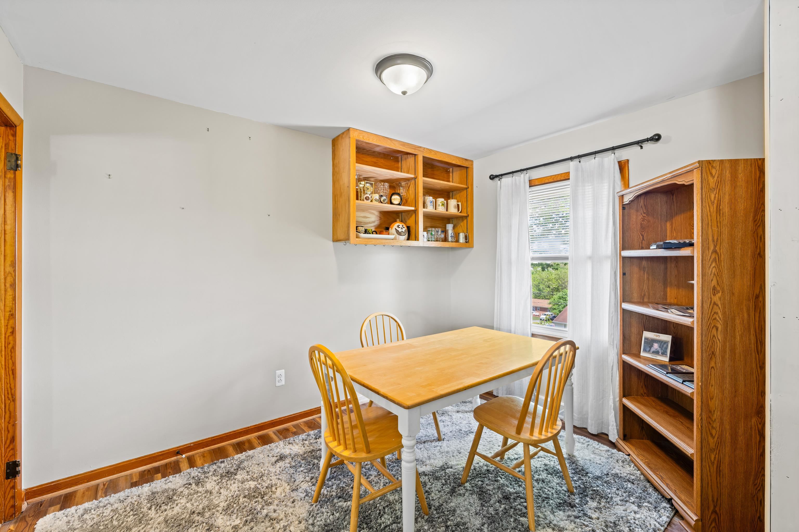 317 RIDGE RD, STAUNTON, Virginia 24401, 2 Bedrooms Bedrooms, ,1 BathroomBathrooms,Residential,317 RIDGE RD,676199 MLS # 676199