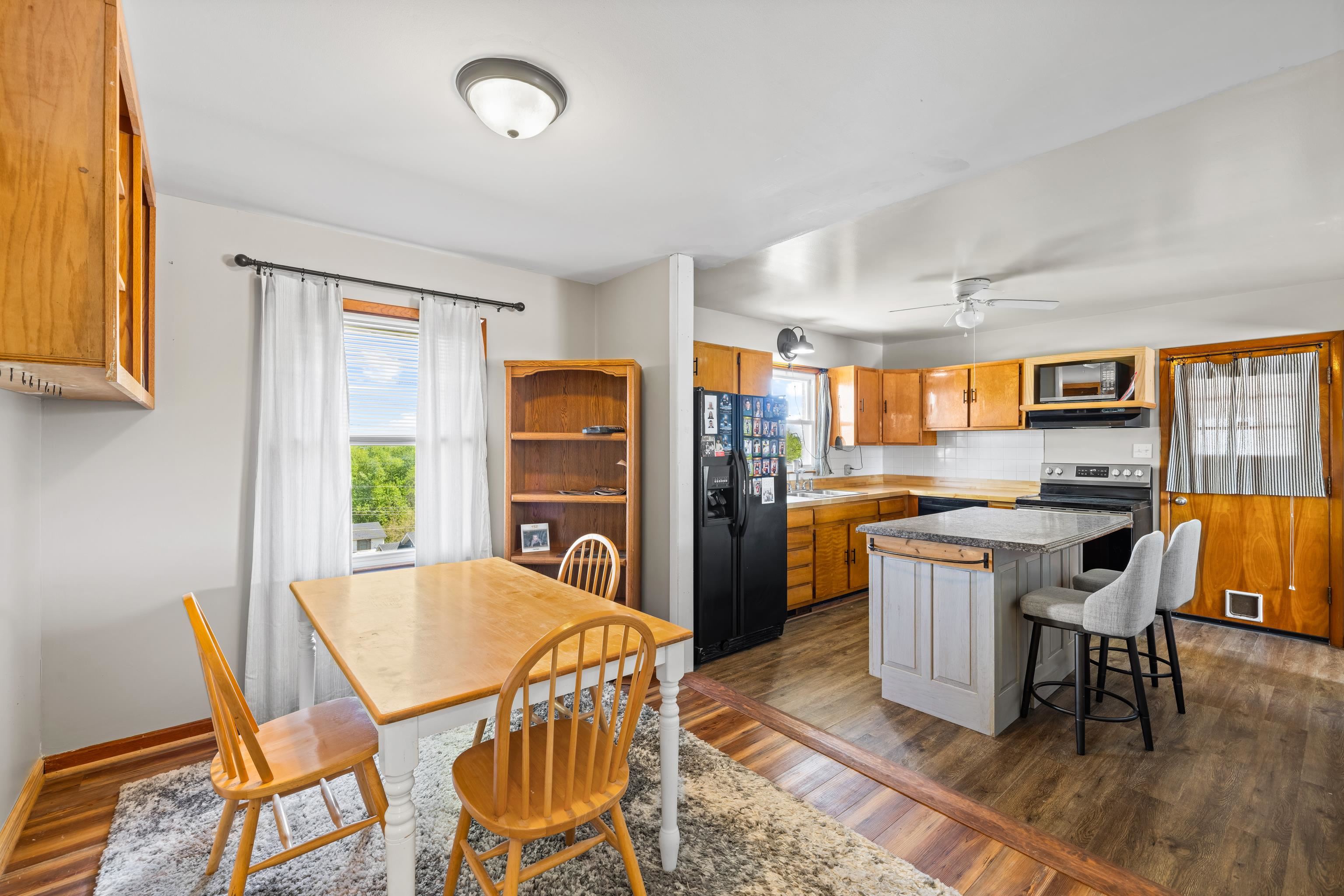 317 RIDGE RD, STAUNTON, Virginia 24401, 2 Bedrooms Bedrooms, ,1 BathroomBathrooms,Residential,317 RIDGE RD,676199 MLS # 676199