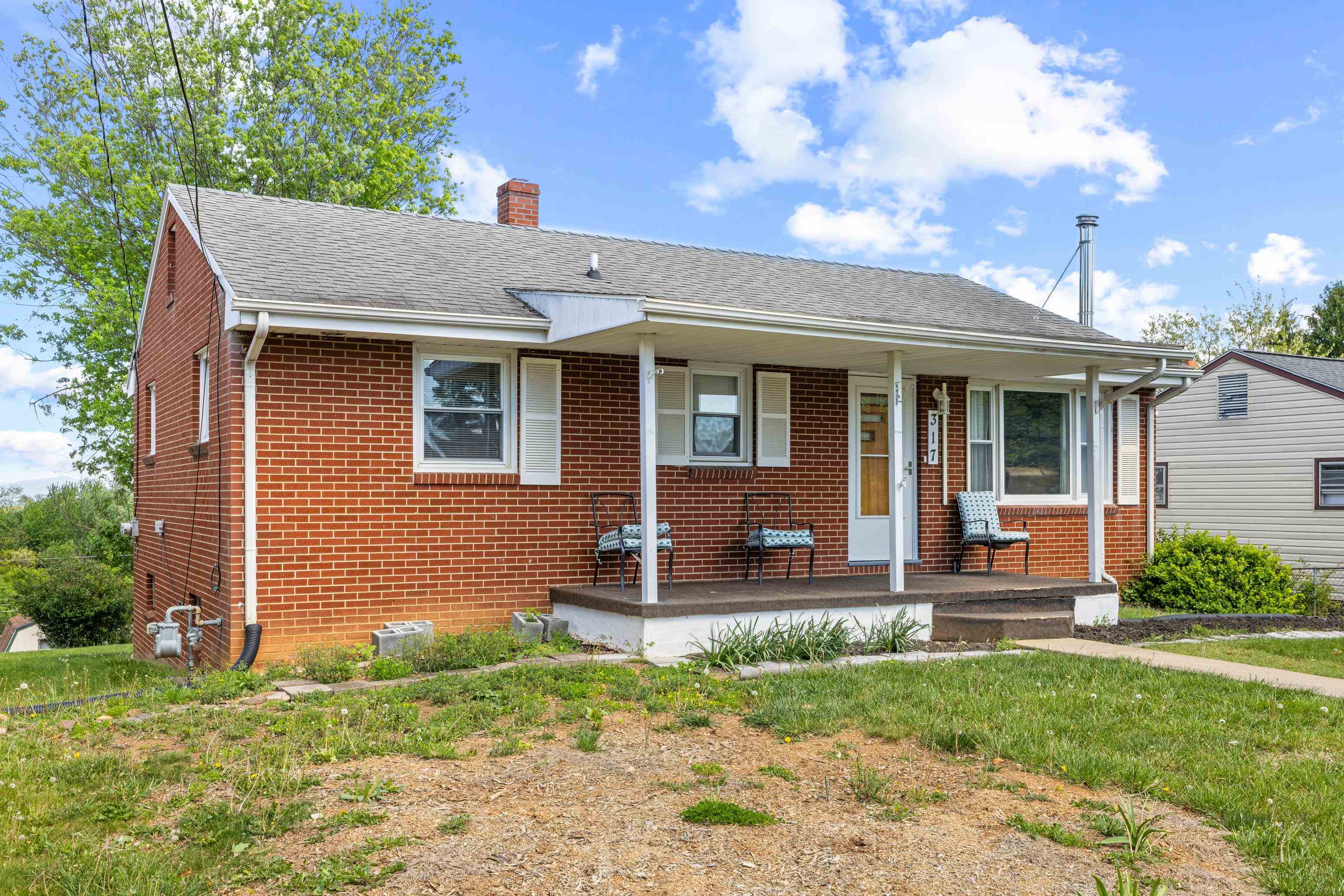 317 RIDGE RD, STAUNTON, Virginia 24401, 2 Bedrooms Bedrooms, ,1 BathroomBathrooms,Residential,317 RIDGE RD,676199 MLS # 676199