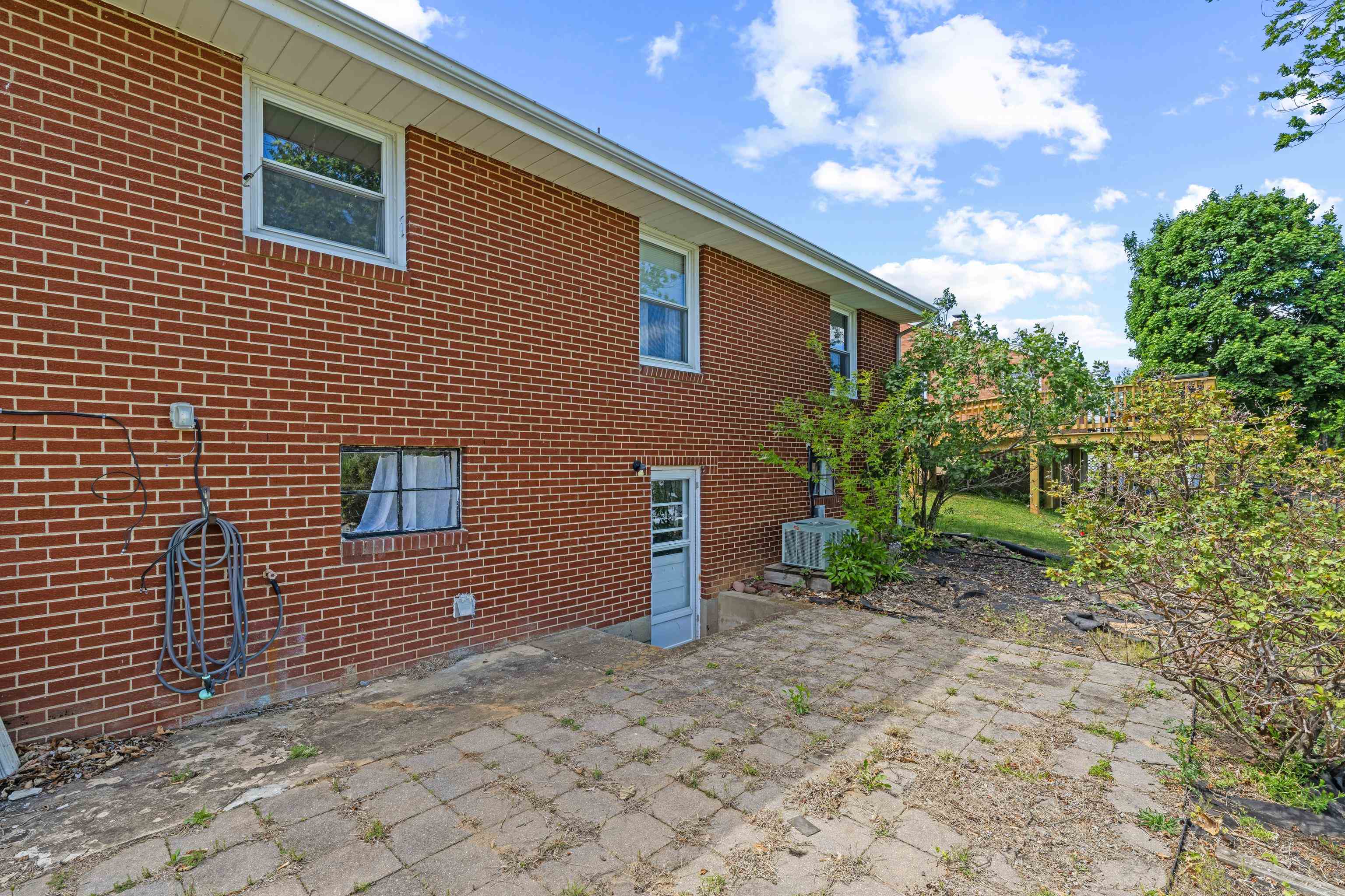 317 RIDGE RD, STAUNTON, Virginia 24401, 2 Bedrooms Bedrooms, ,1 BathroomBathrooms,Residential,317 RIDGE RD,676199 MLS # 676199