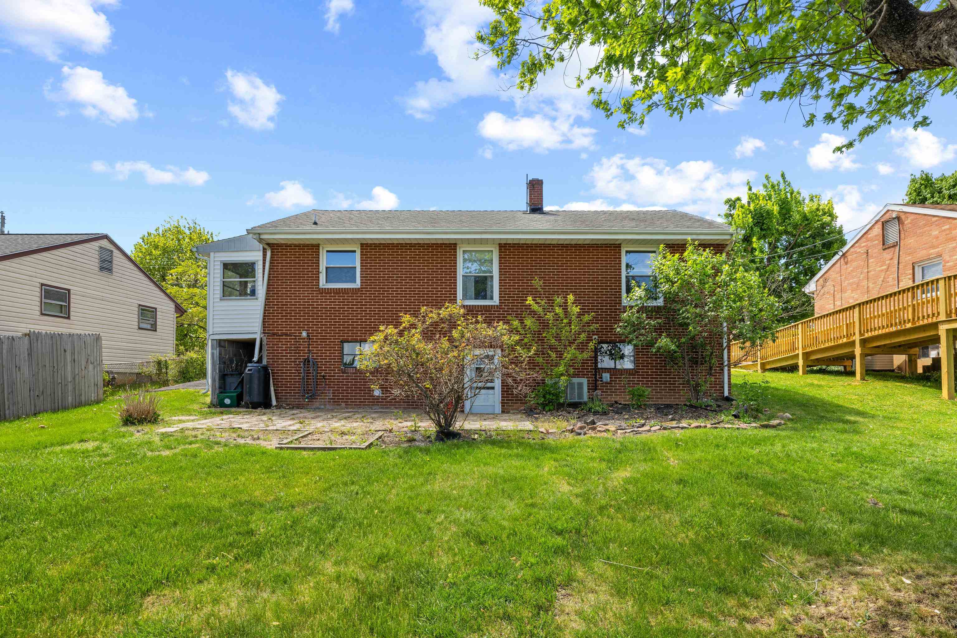 317 RIDGE RD, STAUNTON, Virginia 24401, 2 Bedrooms Bedrooms, ,1 BathroomBathrooms,Residential,317 RIDGE RD,676199 MLS # 676199