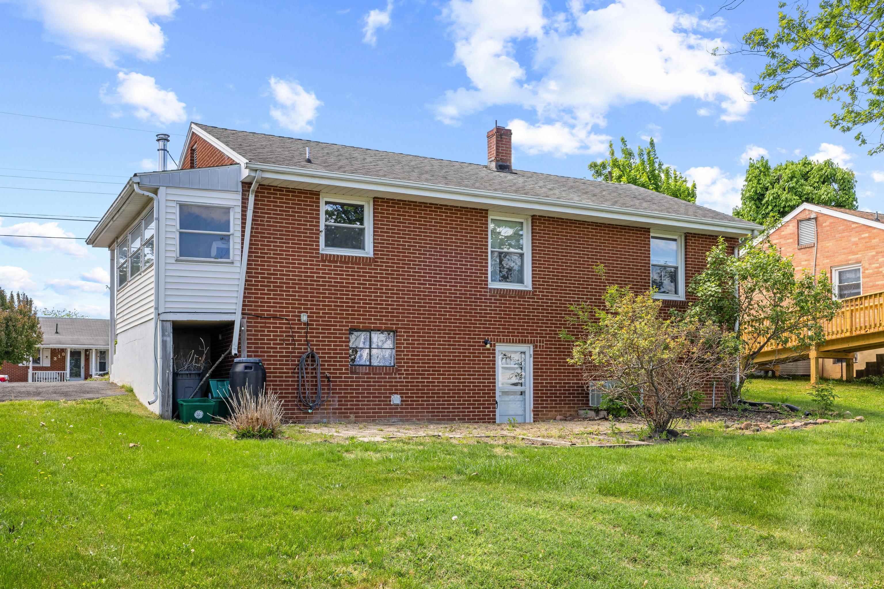 317 RIDGE RD, STAUNTON, Virginia 24401, 2 Bedrooms Bedrooms, ,1 BathroomBathrooms,Residential,317 RIDGE RD,676199 MLS # 676199