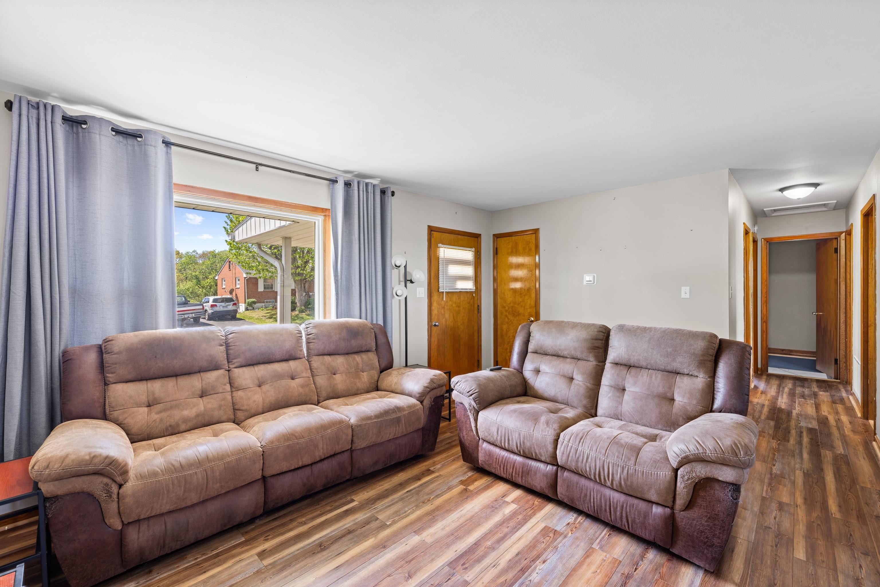 317 RIDGE RD, STAUNTON, Virginia 24401, 2 Bedrooms Bedrooms, ,1 BathroomBathrooms,Residential,317 RIDGE RD,676199 MLS # 676199