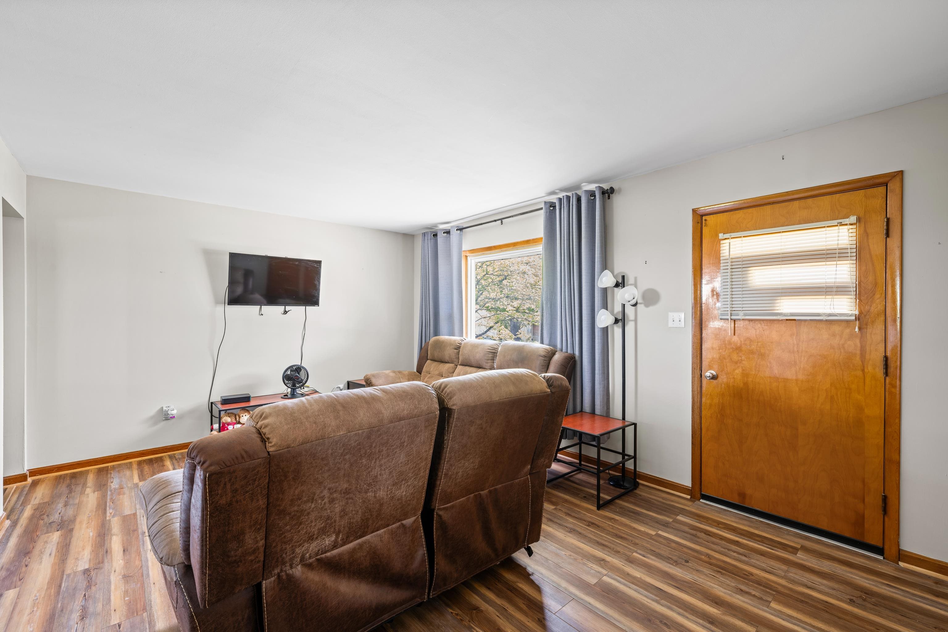 317 RIDGE RD, STAUNTON, Virginia 24401, 2 Bedrooms Bedrooms, ,1 BathroomBathrooms,Residential,317 RIDGE RD,676199 MLS # 676199