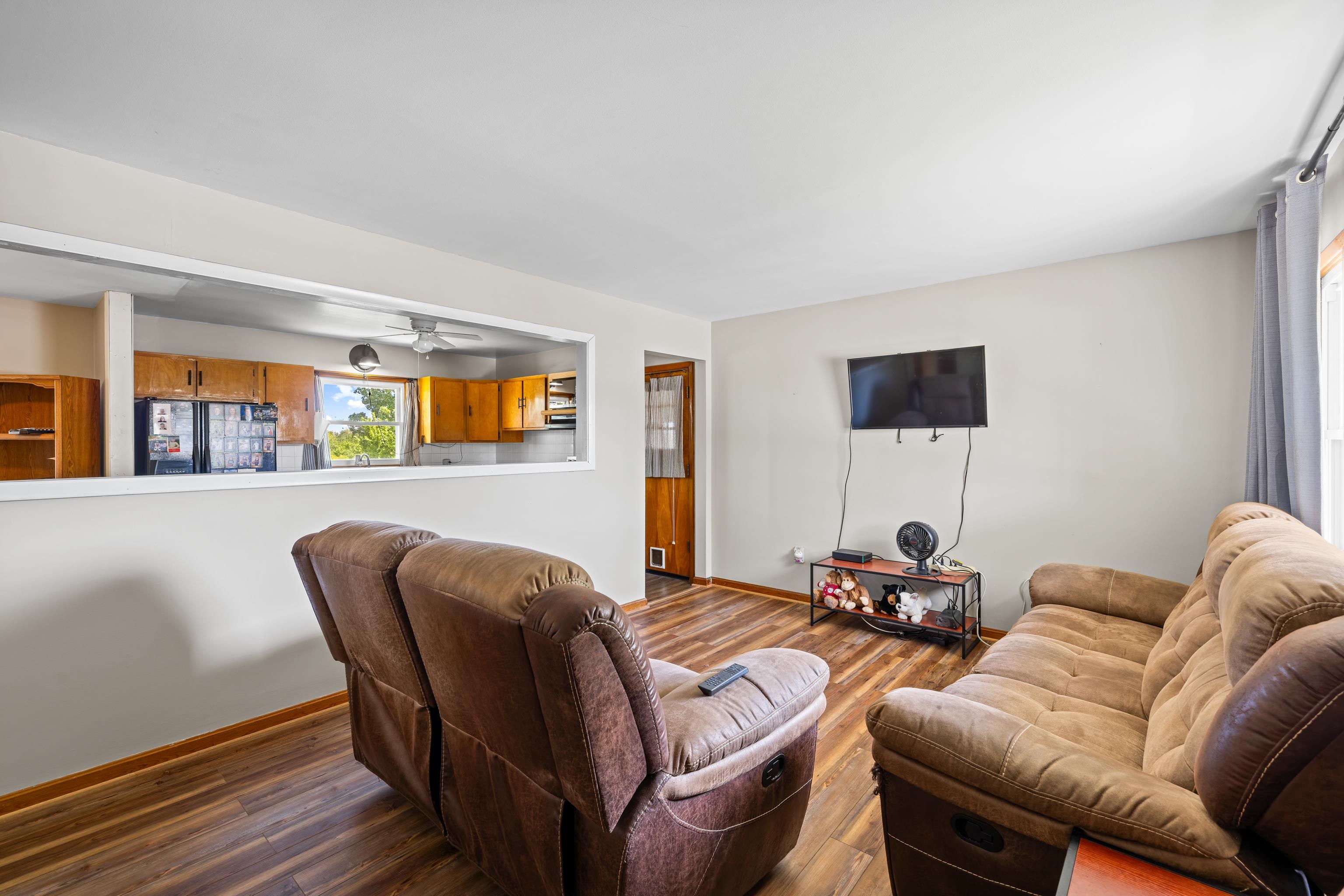 317 RIDGE RD, STAUNTON, Virginia 24401, 2 Bedrooms Bedrooms, ,1 BathroomBathrooms,Residential,317 RIDGE RD,676199 MLS # 676199