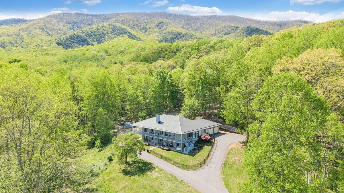 649 GREYLEDGE RD, BUCHANAN, Virginia 24066, 3 Bedrooms Bedrooms, ,4 BathroomsBathrooms,Residential,649 GREYLEDGE RD,676201 MLS # 676201