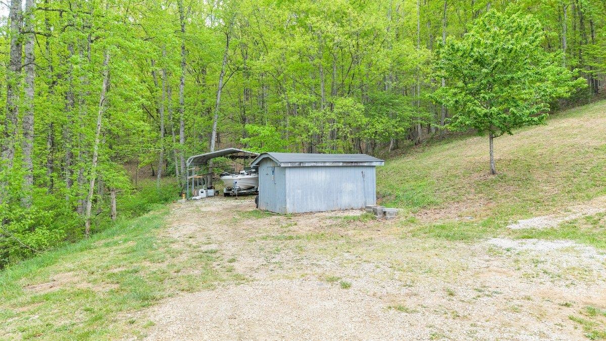 649 GREYLEDGE RD, BUCHANAN, Virginia 24066, 3 Bedrooms Bedrooms, ,4 BathroomsBathrooms,Residential,649 GREYLEDGE RD,676201 MLS # 676201
