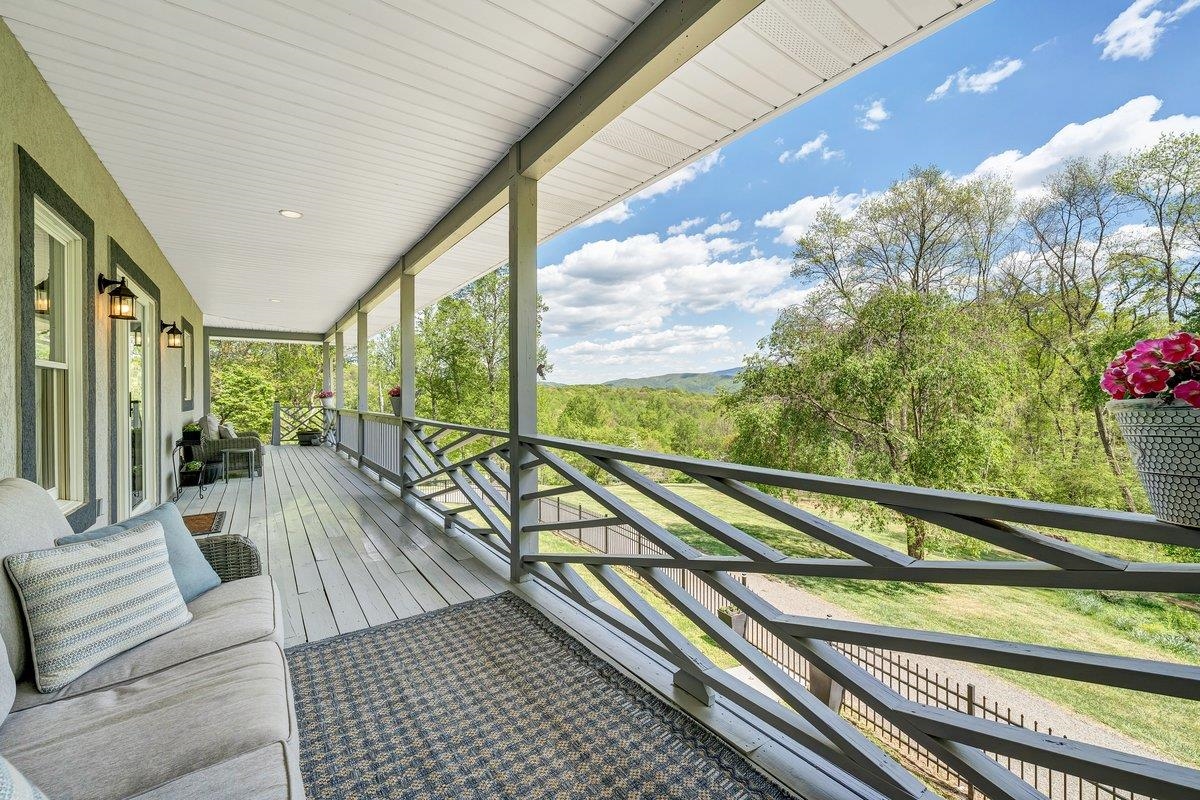 649 GREYLEDGE RD, BUCHANAN, Virginia 24066, 3 Bedrooms Bedrooms, ,4 BathroomsBathrooms,Residential,649 GREYLEDGE RD,676201 MLS # 676201