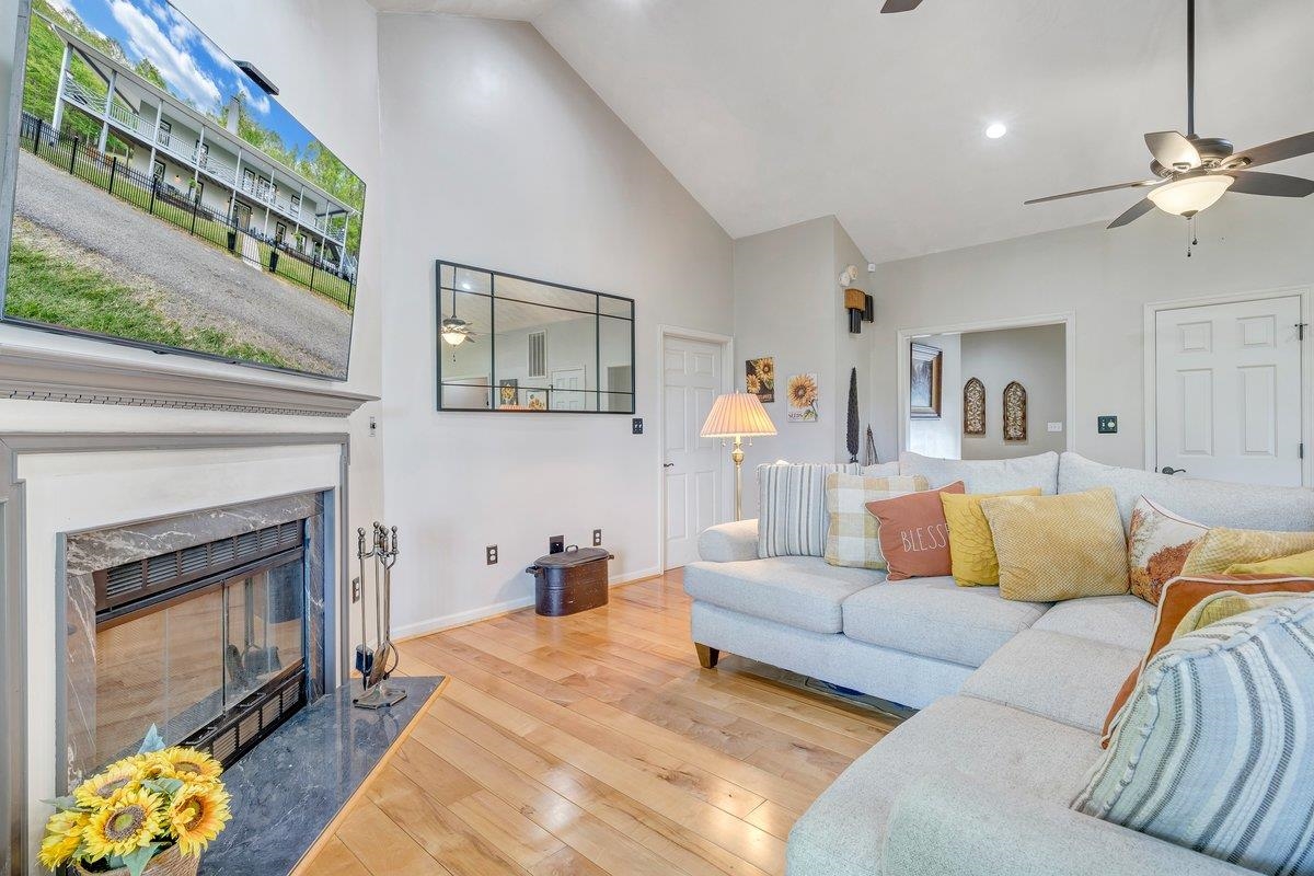 649 GREYLEDGE RD, BUCHANAN, Virginia 24066, 3 Bedrooms Bedrooms, ,4 BathroomsBathrooms,Residential,649 GREYLEDGE RD,676201 MLS # 676201