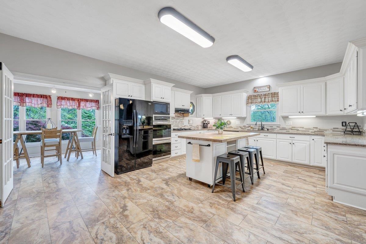 649 GREYLEDGE RD, BUCHANAN, Virginia 24066, 3 Bedrooms Bedrooms, ,4 BathroomsBathrooms,Residential,649 GREYLEDGE RD,676201 MLS # 676201