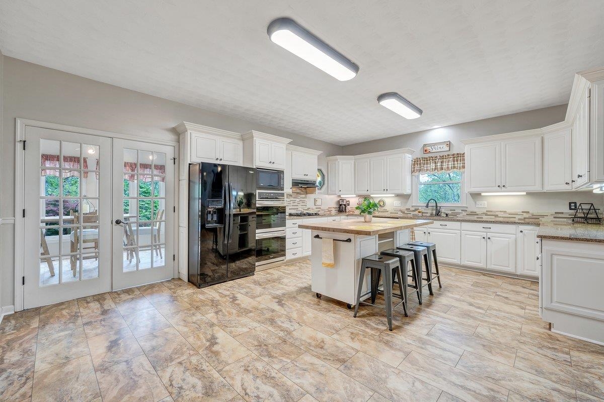 649 GREYLEDGE RD, BUCHANAN, Virginia 24066, 3 Bedrooms Bedrooms, ,4 BathroomsBathrooms,Residential,649 GREYLEDGE RD,676201 MLS # 676201