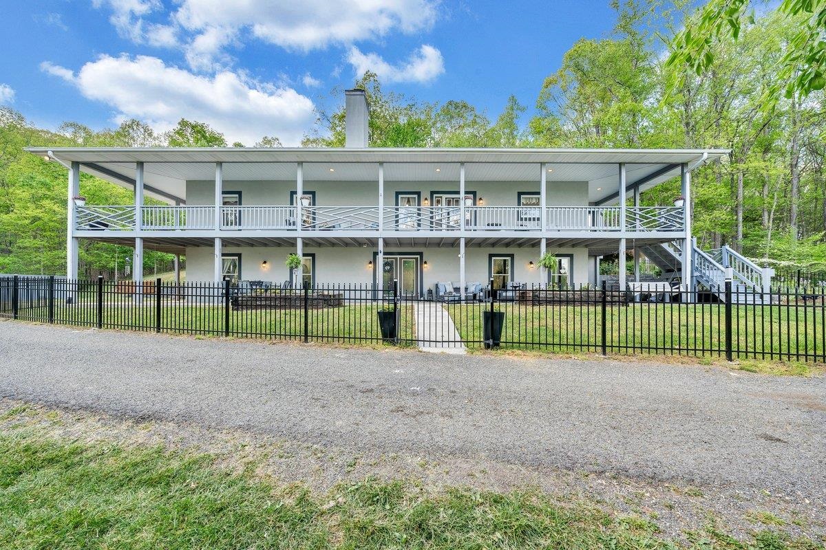 649 GREYLEDGE RD, BUCHANAN, Virginia 24066, 3 Bedrooms Bedrooms, ,4 BathroomsBathrooms,Residential,649 GREYLEDGE RD,676201 MLS # 676201