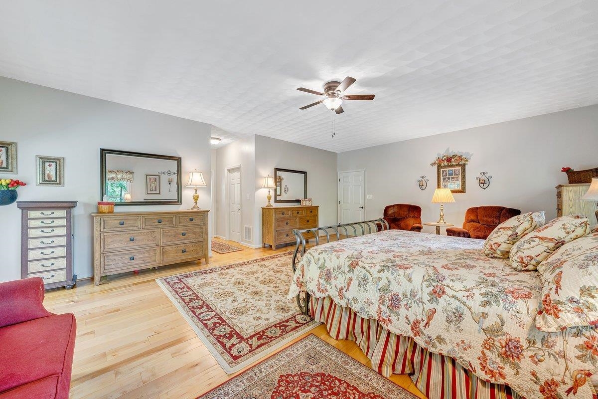 649 GREYLEDGE RD, BUCHANAN, Virginia 24066, 3 Bedrooms Bedrooms, ,4 BathroomsBathrooms,Residential,649 GREYLEDGE RD,676201 MLS # 676201