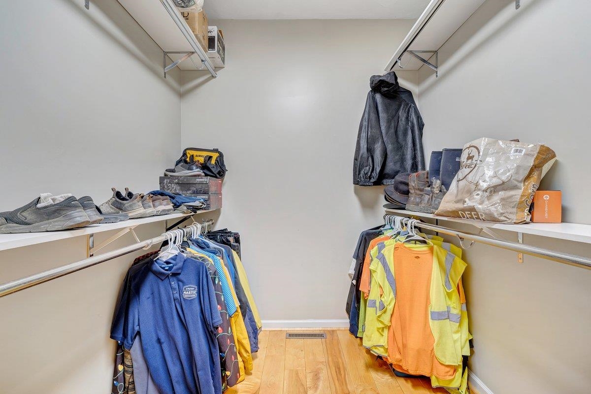 649 GREYLEDGE RD, BUCHANAN, Virginia 24066, 3 Bedrooms Bedrooms, ,4 BathroomsBathrooms,Residential,649 GREYLEDGE RD,676201 MLS # 676201