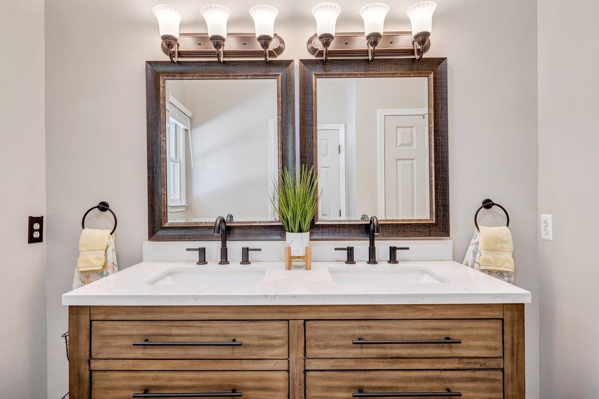 649 GREYLEDGE RD, BUCHANAN, Virginia 24066, 3 Bedrooms Bedrooms, ,4 BathroomsBathrooms,Residential,649 GREYLEDGE RD,676201 MLS # 676201