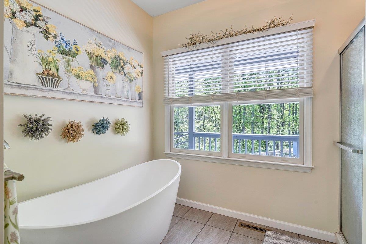 649 GREYLEDGE RD, BUCHANAN, Virginia 24066, 3 Bedrooms Bedrooms, ,4 BathroomsBathrooms,Residential,649 GREYLEDGE RD,676201 MLS # 676201